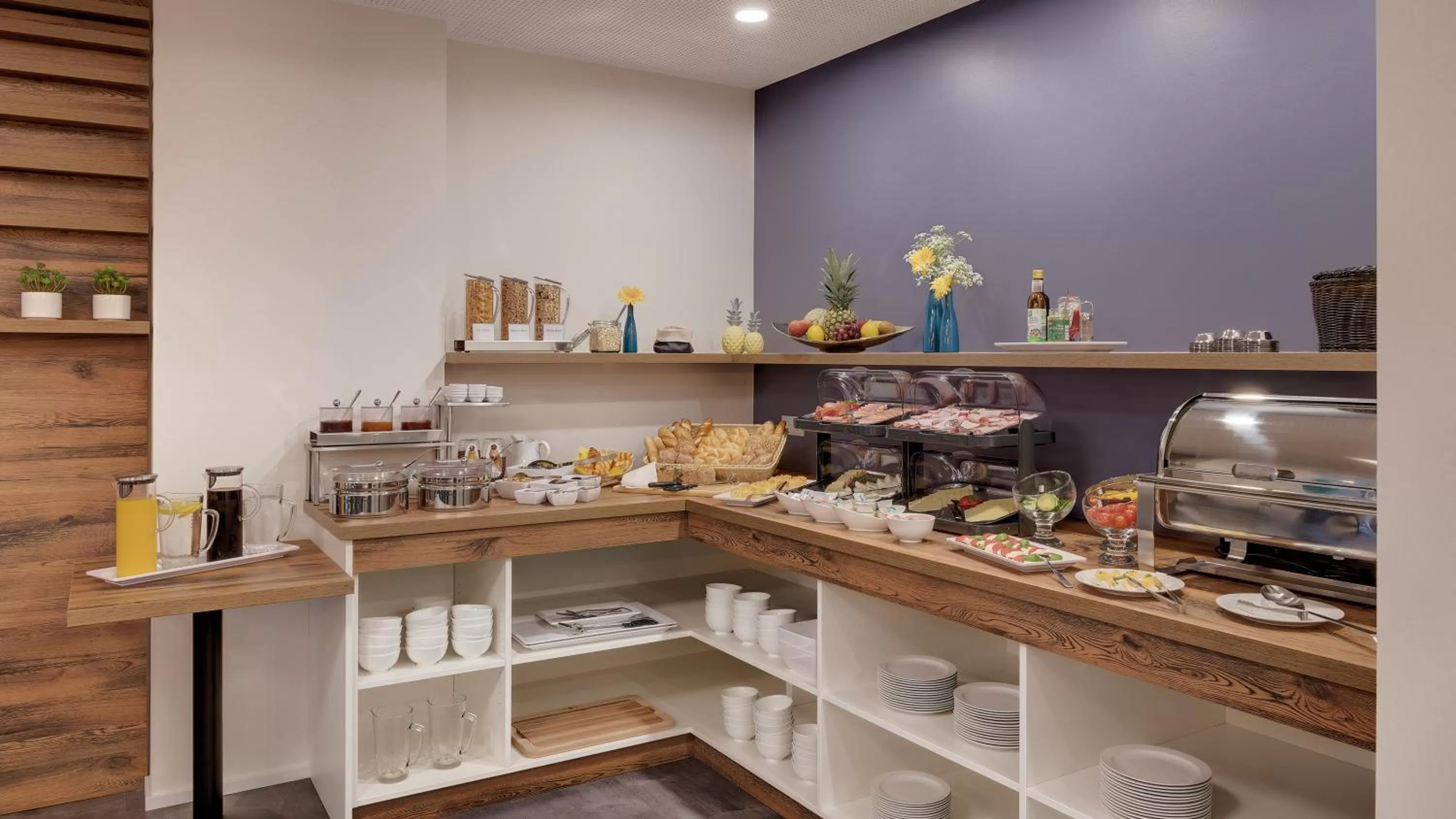 Food and drinks in Amper Art Hotel