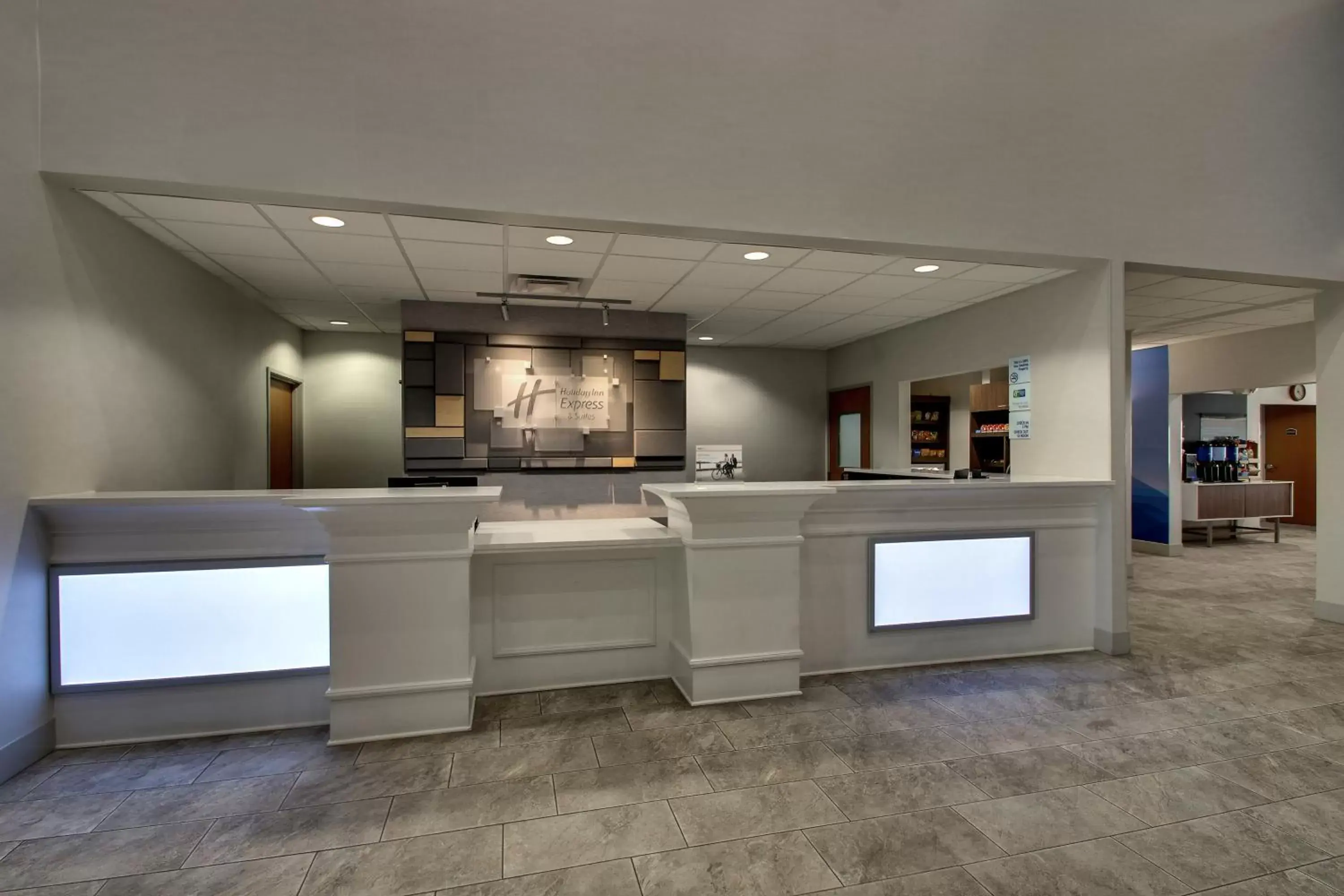 Lobby or reception, Lobby/Reception in Holiday Inn Express Hotel & Suites Waukegan/Gurnee, an IHG Hotel