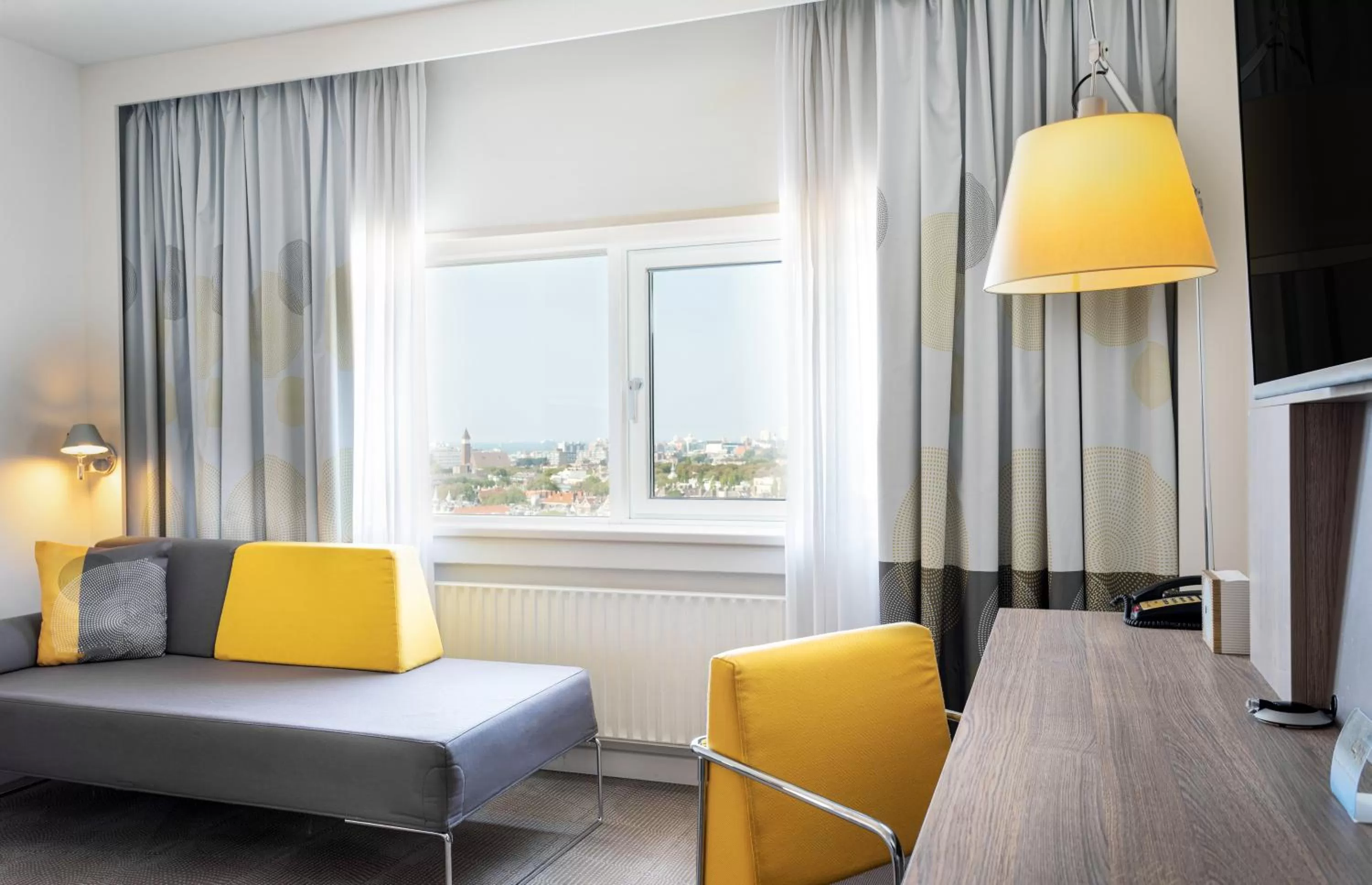 People in Novotel Den Haag World Forum