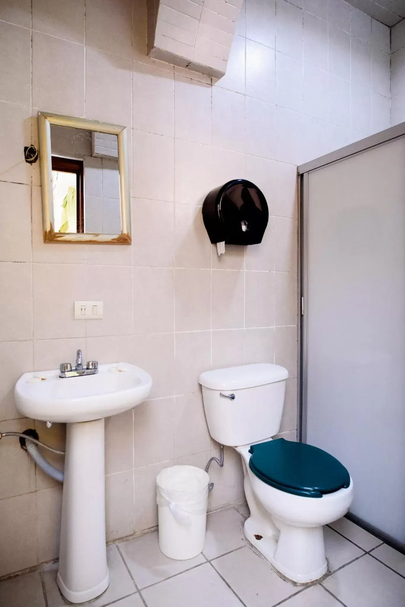 Bathroom in Hotel María Elena