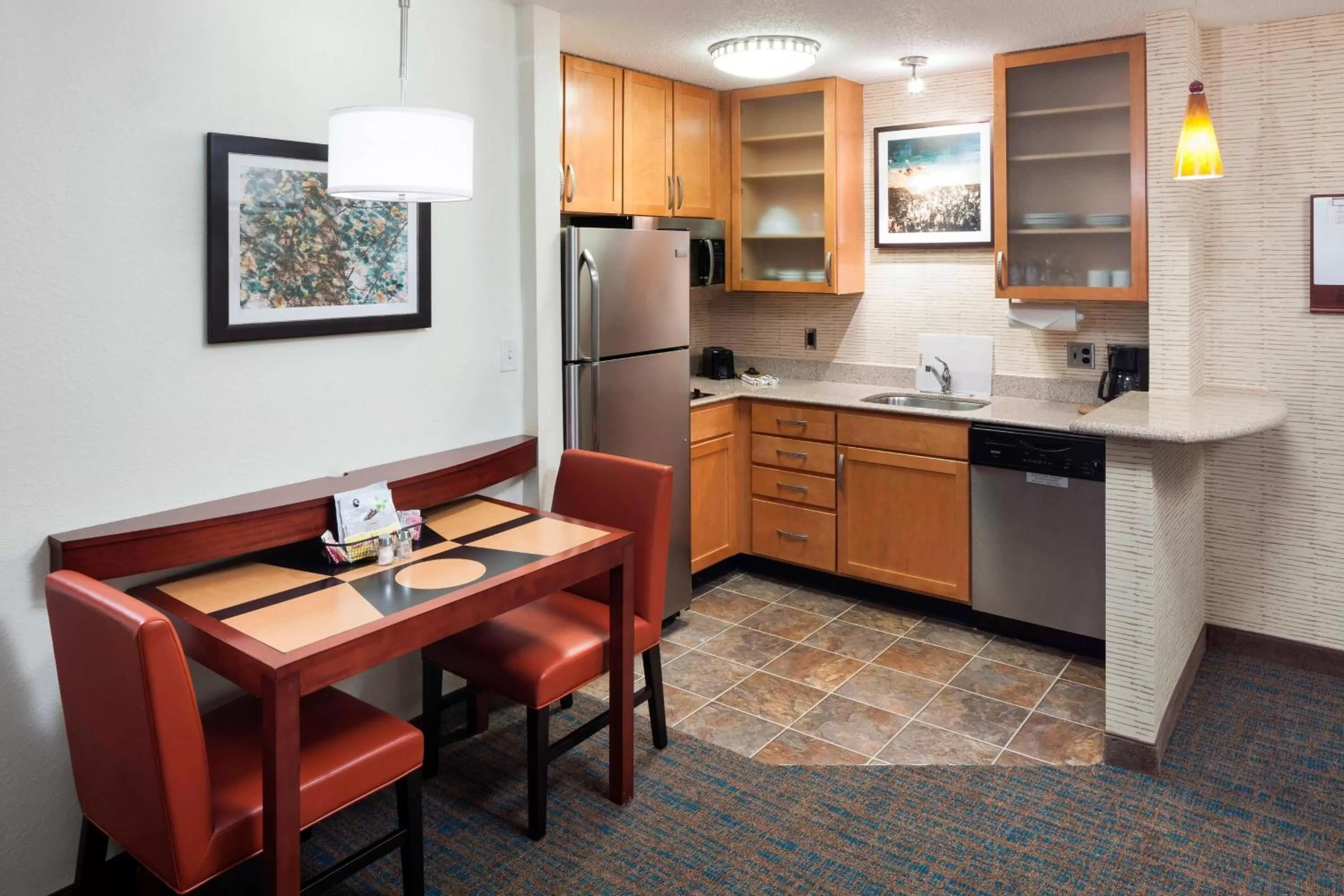 Kitchen or kitchenette in Residence Inn by Marriott Dothan