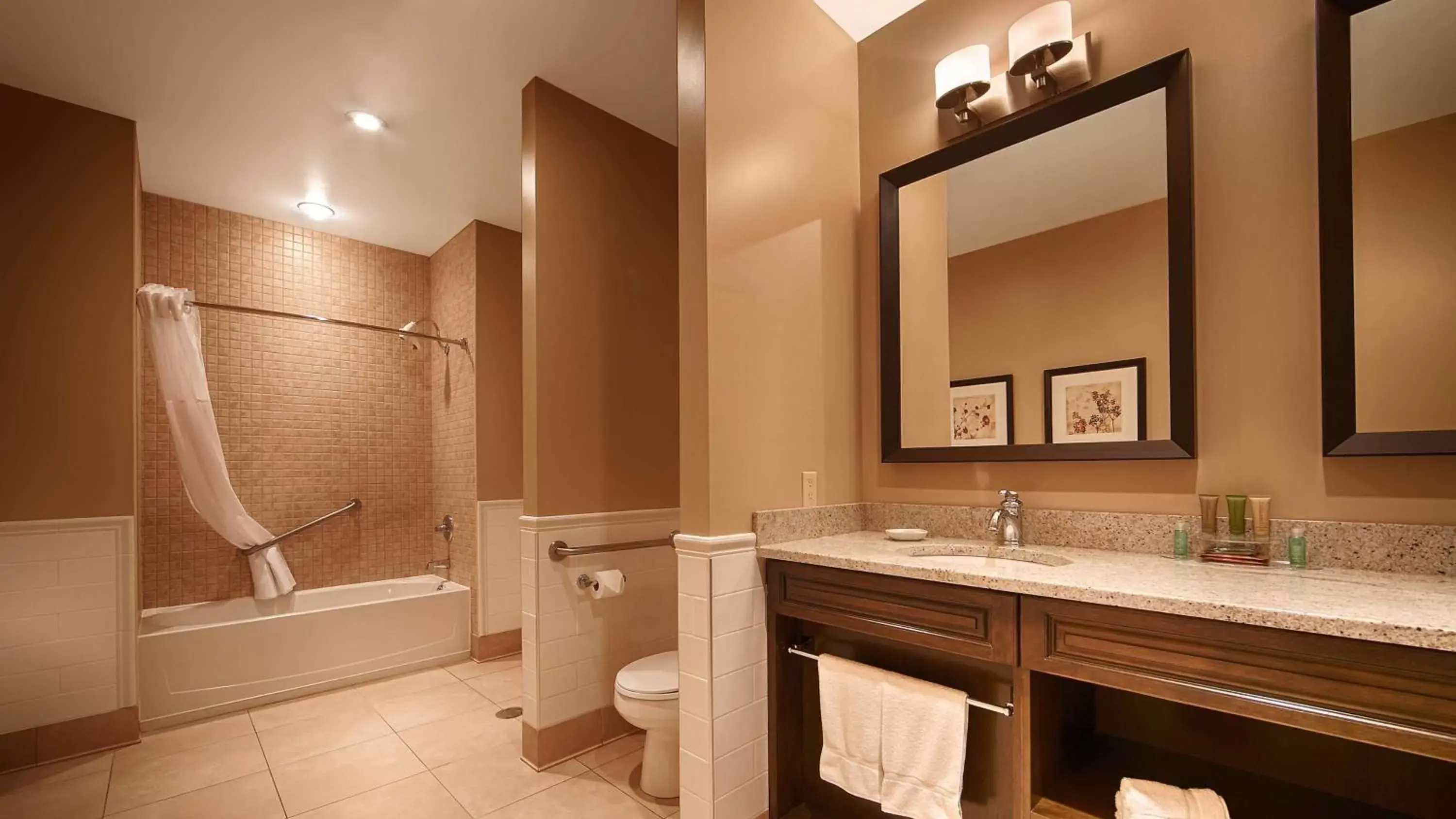 Bathroom in Best Western Parkway Inn & Conference Centre