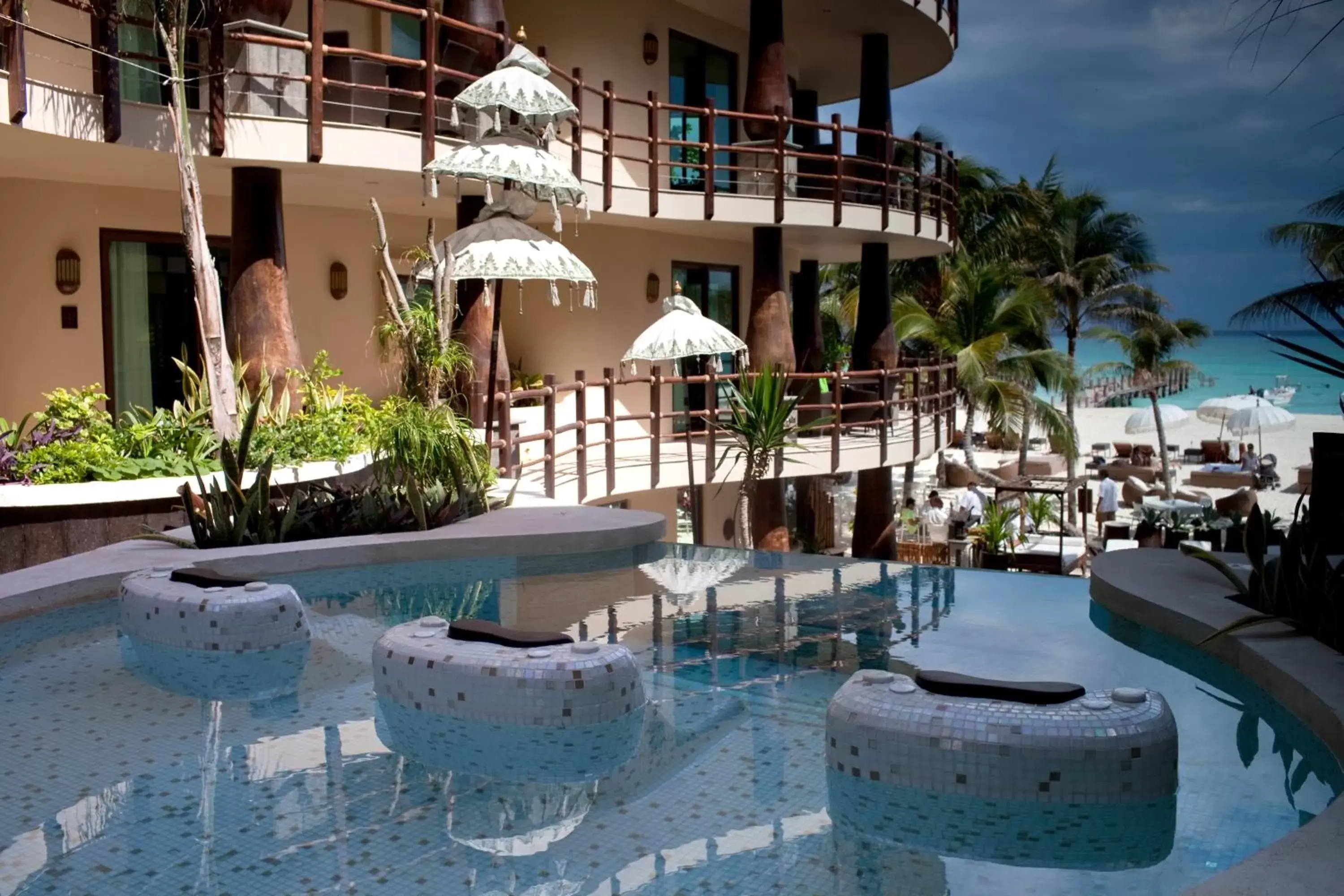 Natural landscape, Swimming Pool in El Taj Oceanfront and Beachside Condo Hotel
