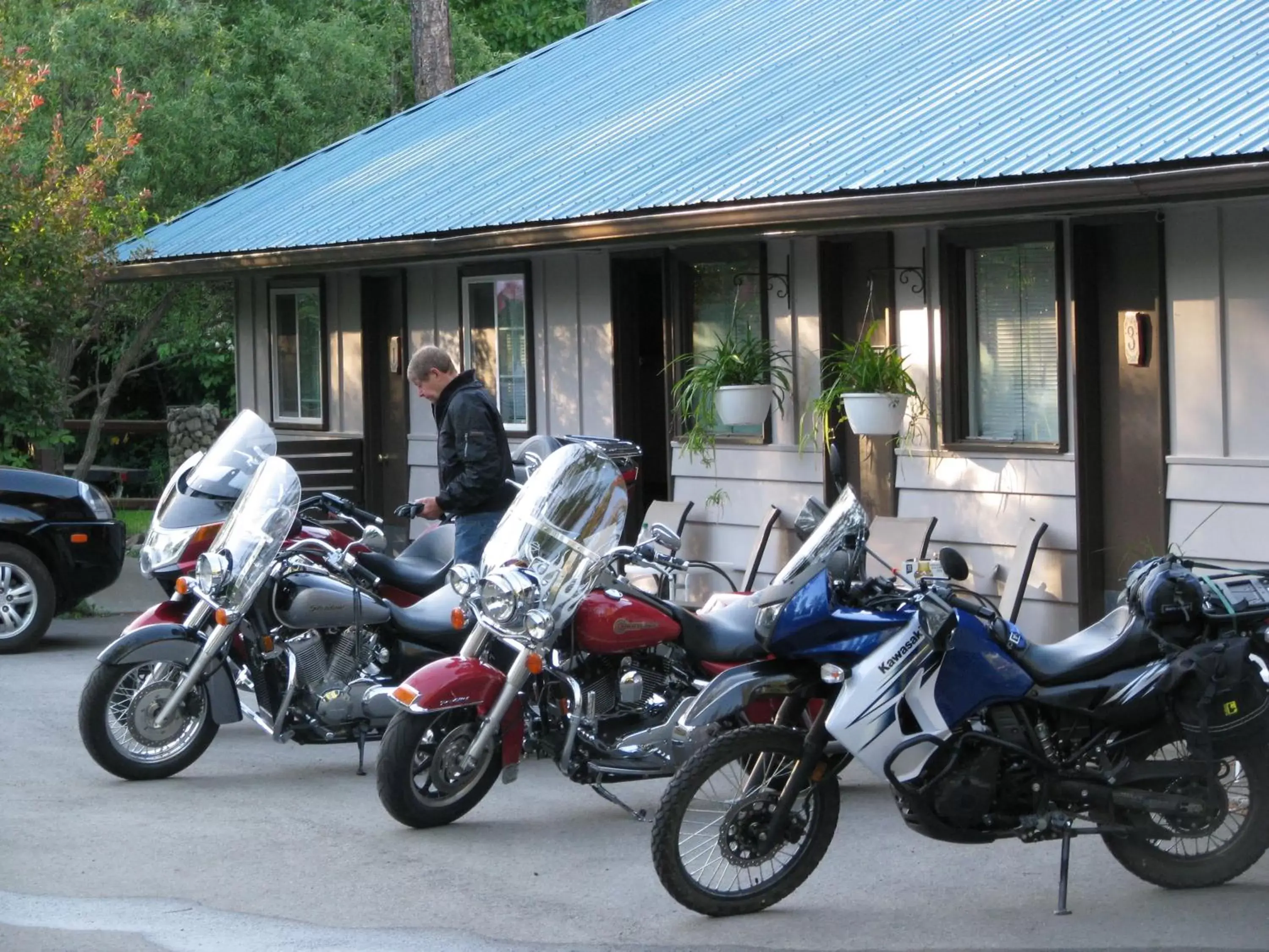 group of guests in Barefoot Villas and Retreat