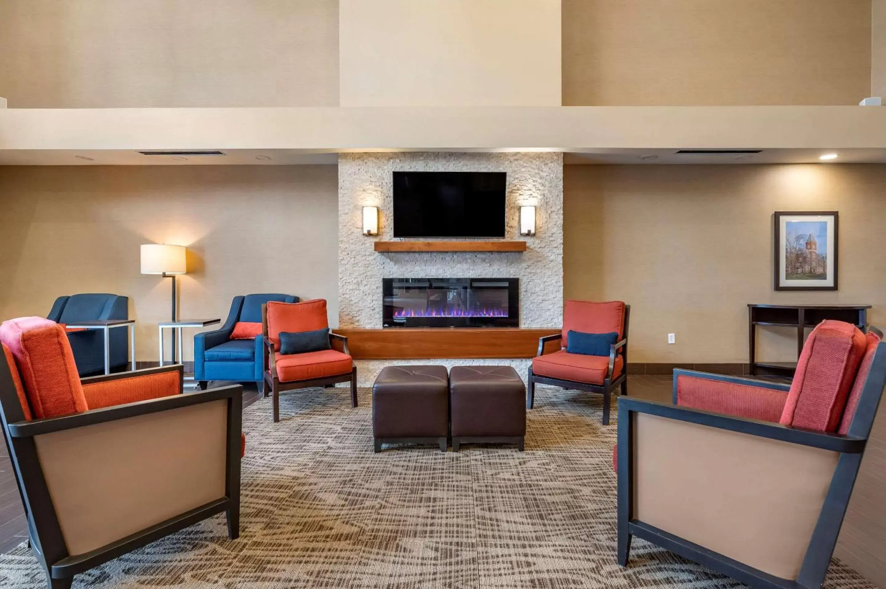 Lobby or reception, Seating Area in Comfort Suites Columbus Airport