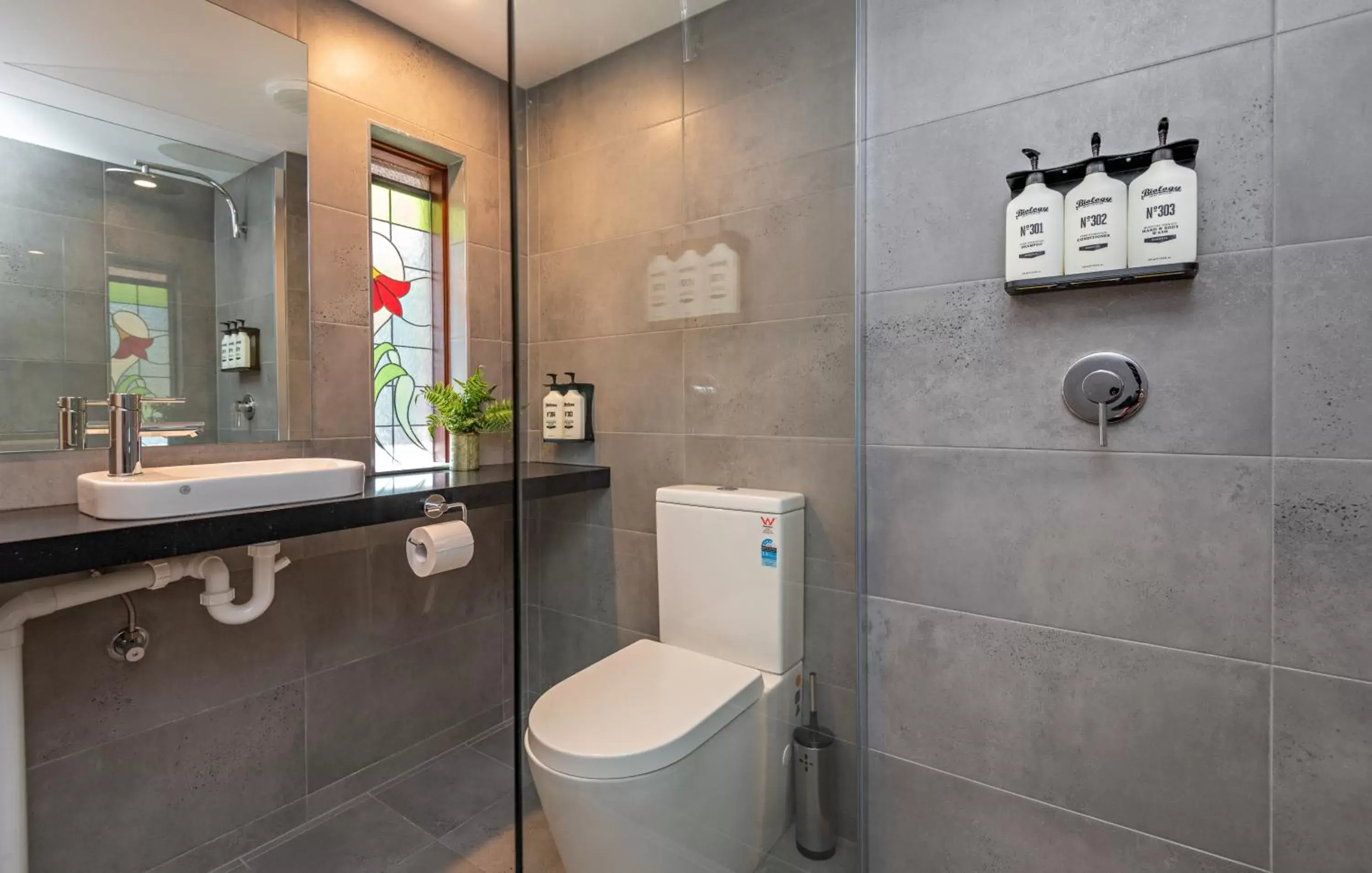 Toilet, Bathroom in Lincoln Downs Resort Batemans Bay, Signature Collection by Best Western