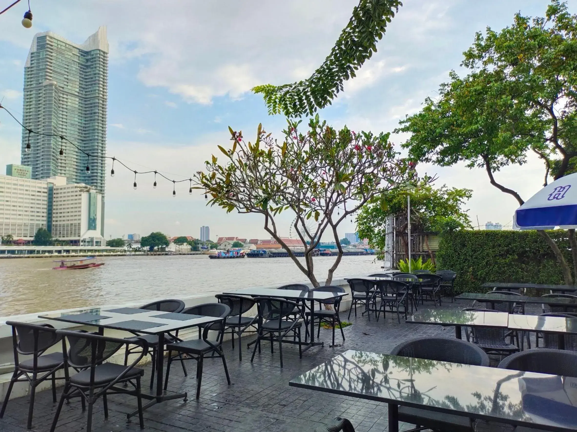Restaurant/places to eat in Away Bangkok Riverside Kene