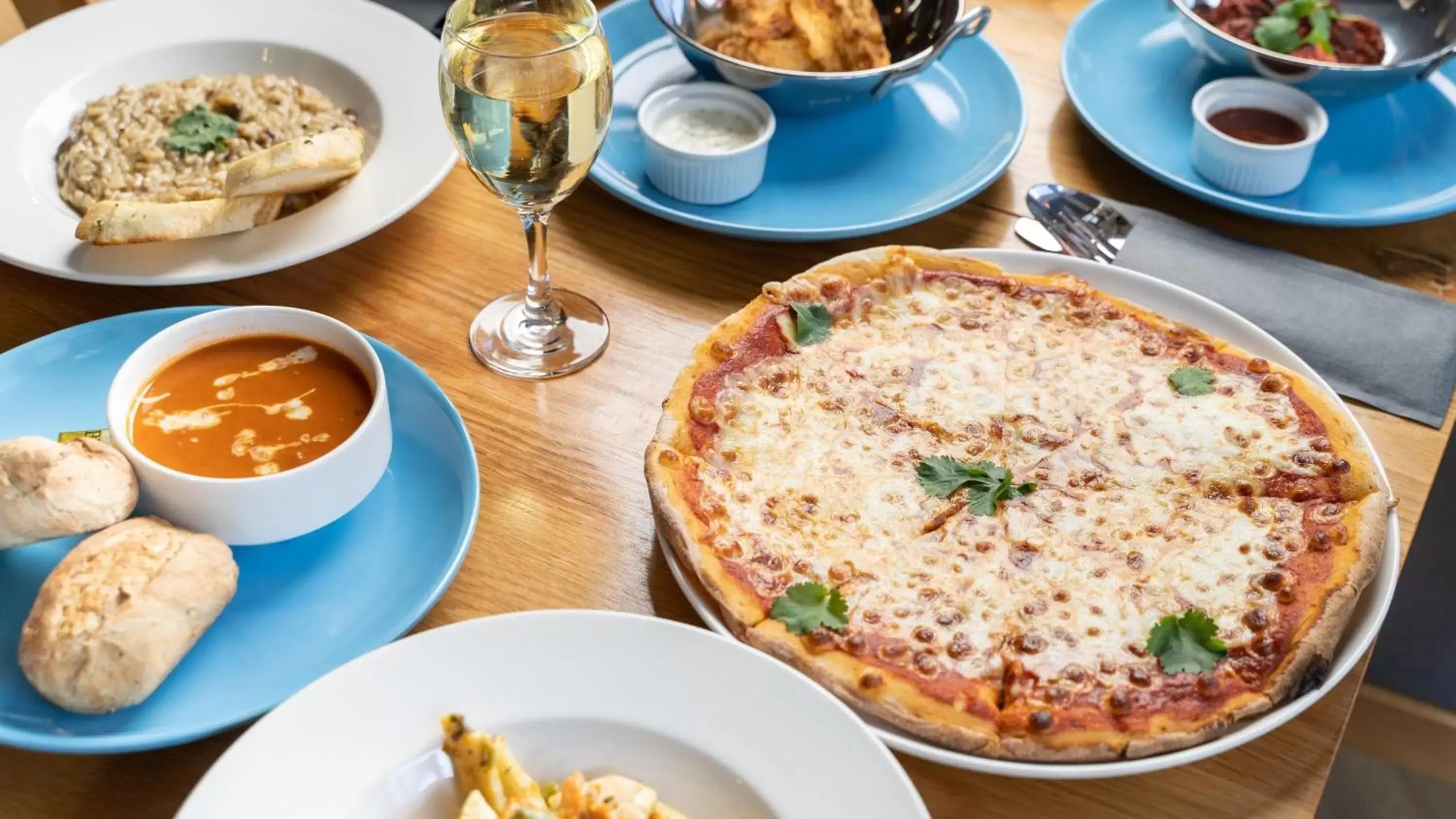 Restaurant/places to eat in Holiday Inn Express Aberdeen City Centre by IHG Restaurant/places to eat in Holiday Inn Express Aberdeen City Centre by IHG