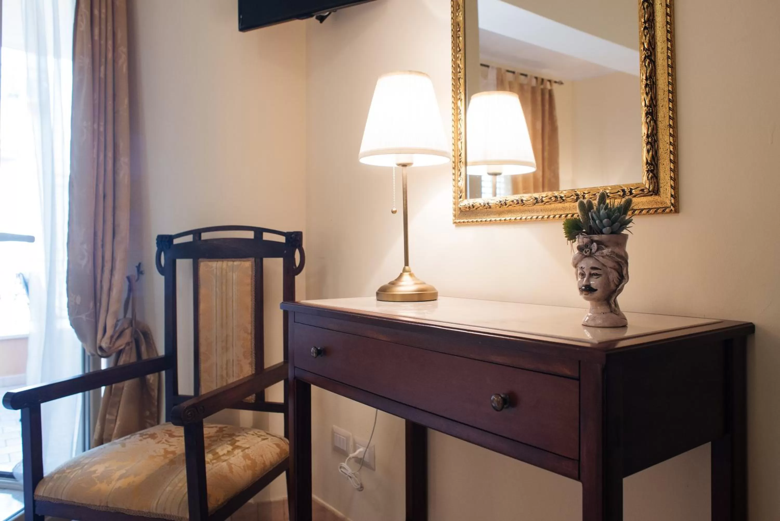 Decorative detail in B&B MareAgrò