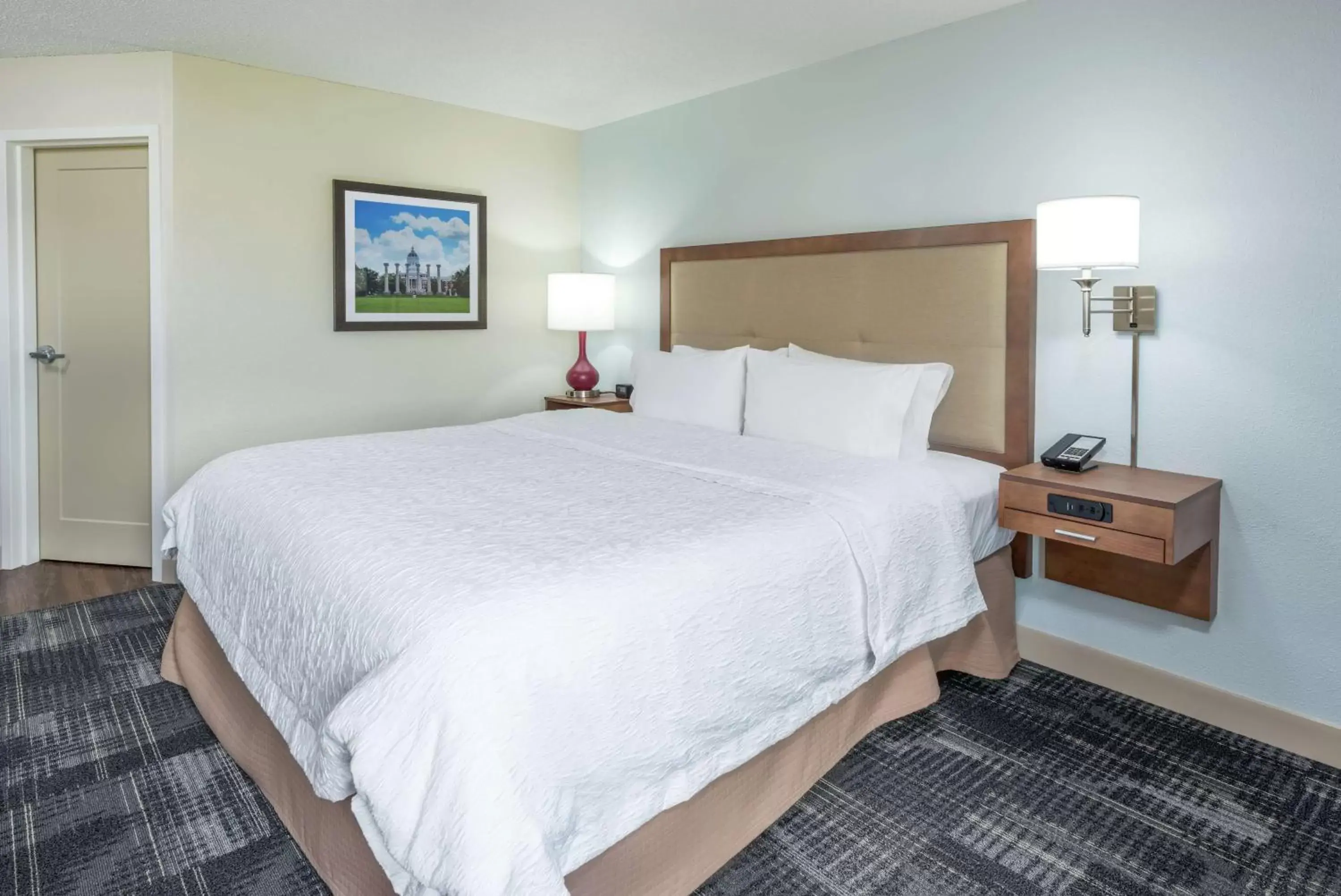 Bed in Hampton Inn Columbia Bed in Hampton Inn Columbia