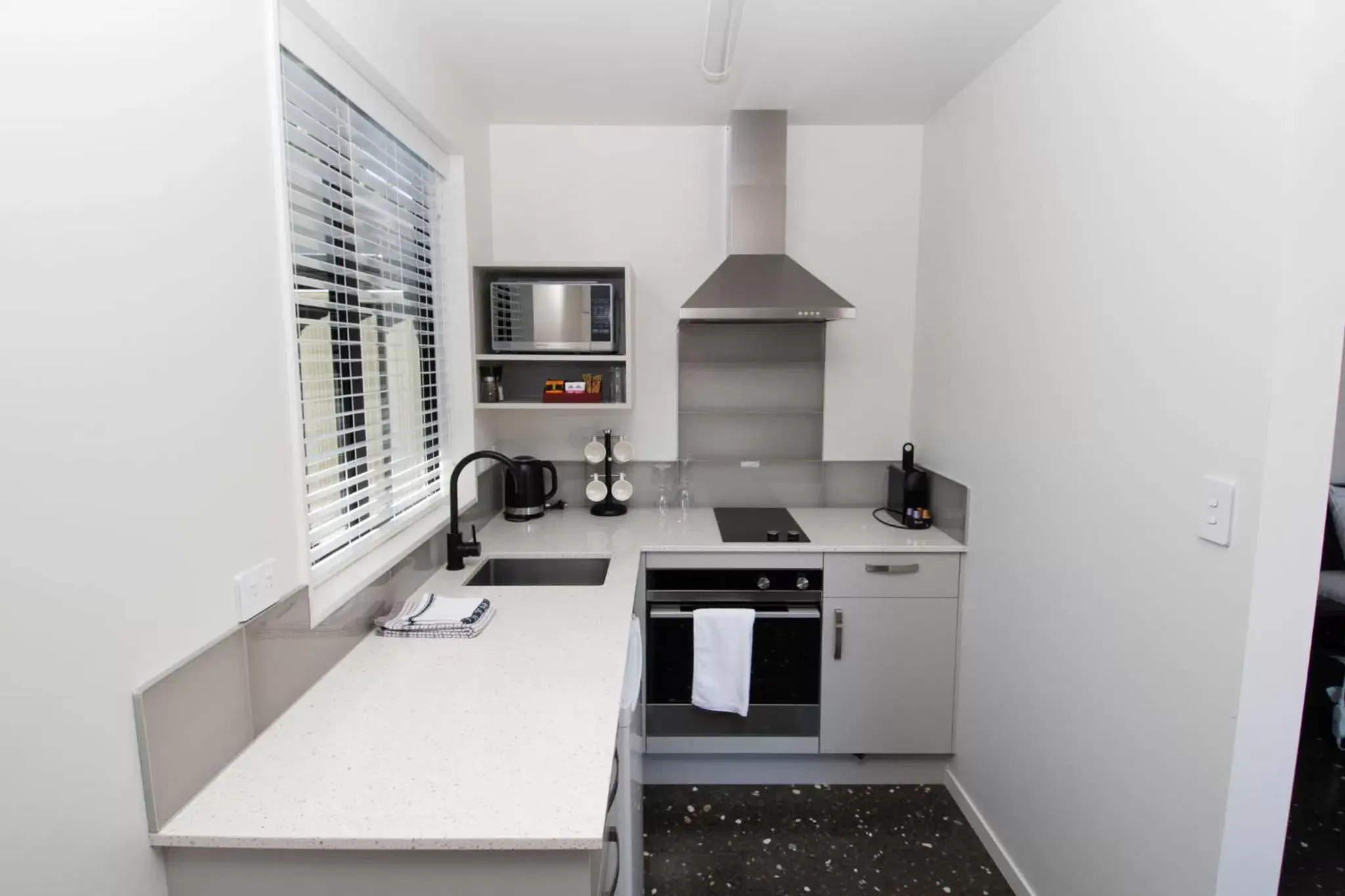 Kitchen or kitchenette, Kitchen/Kitchenette in Middle Park Motel