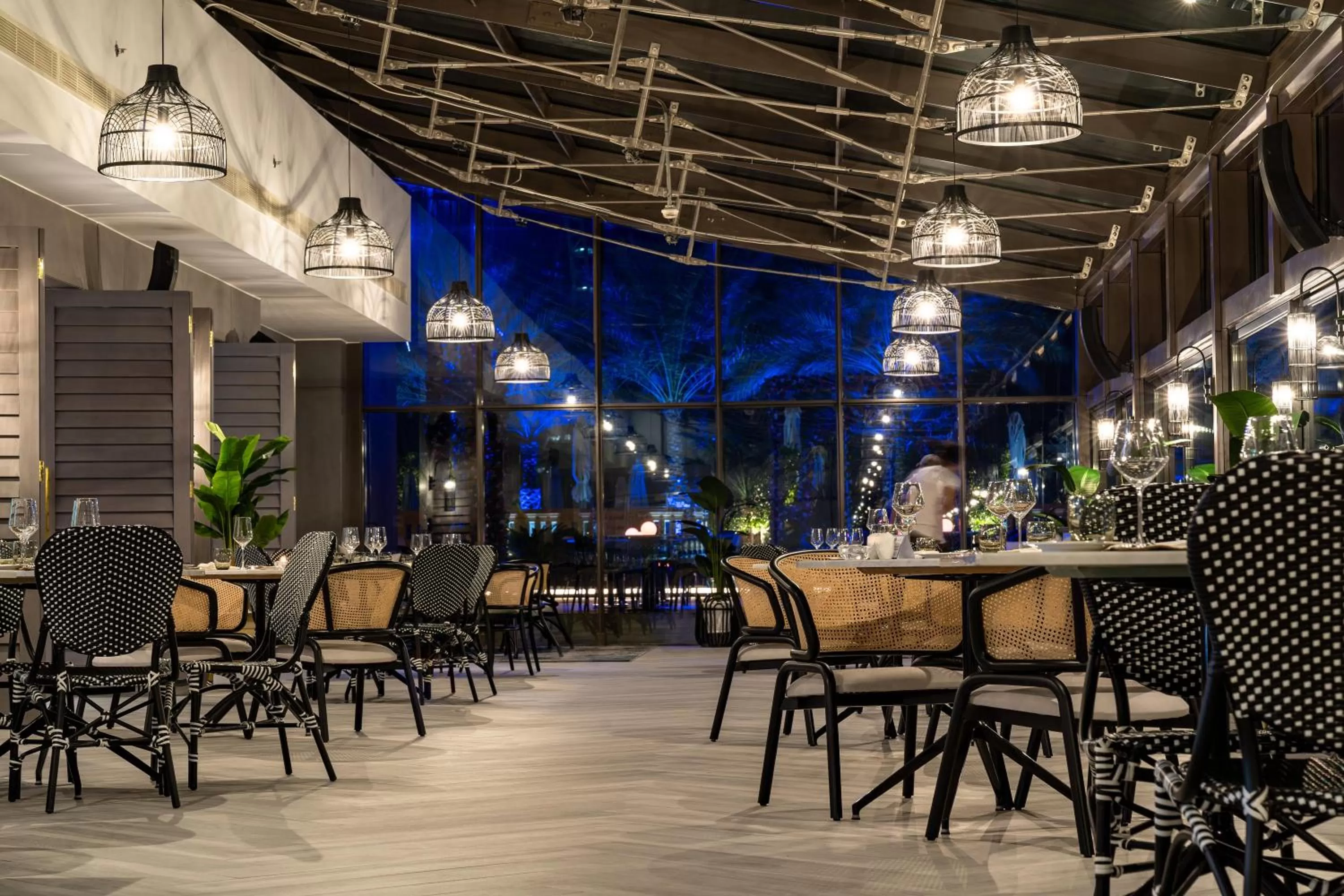 Restaurant/places to eat in Sofitel Dubai Jumeirah Beach