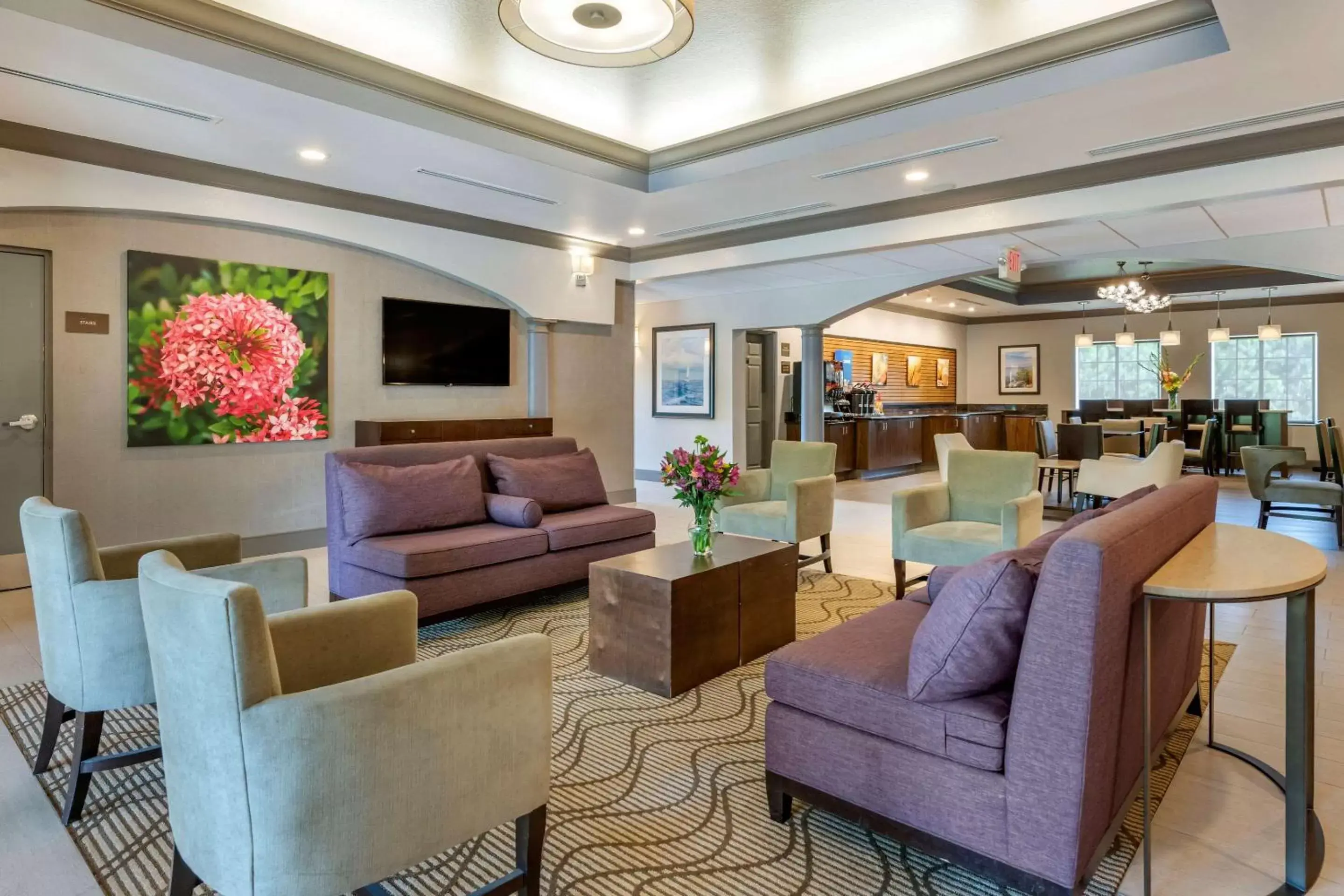 Lobby or reception, Lounge/Bar in Comfort Inn & Suites