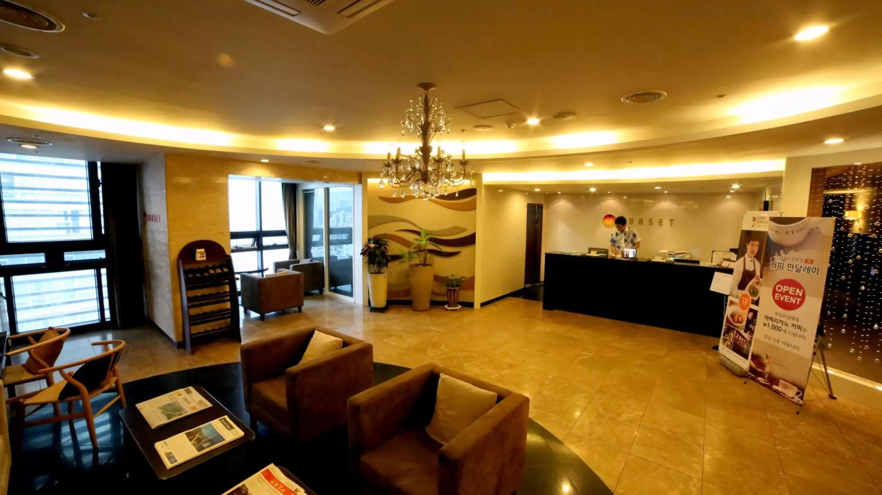 Lobby or reception in Sunset Business Hotel