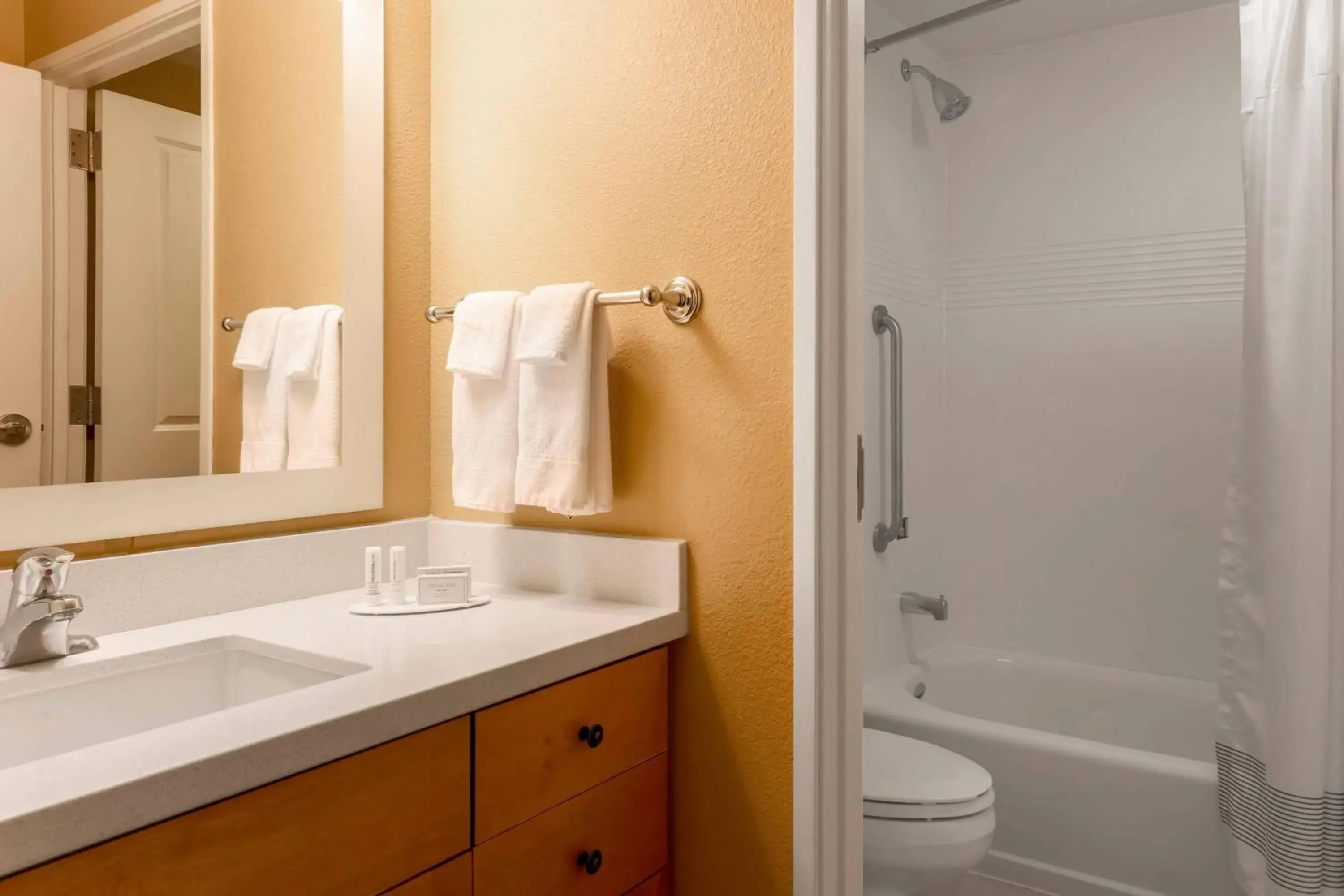 Bathroom in TownePlace Suites by Marriott Yuma