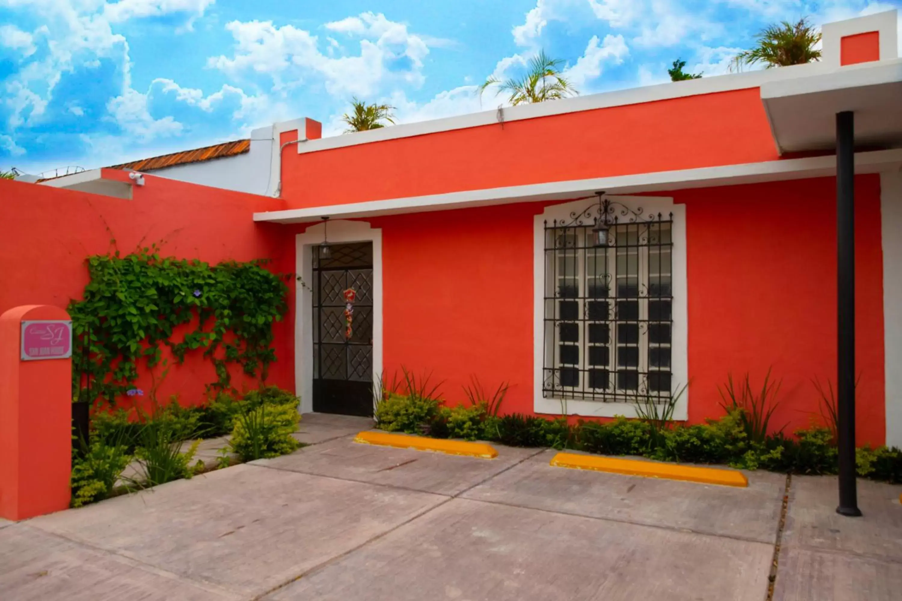 Facade/entrance, Property Building in Casa San Juan