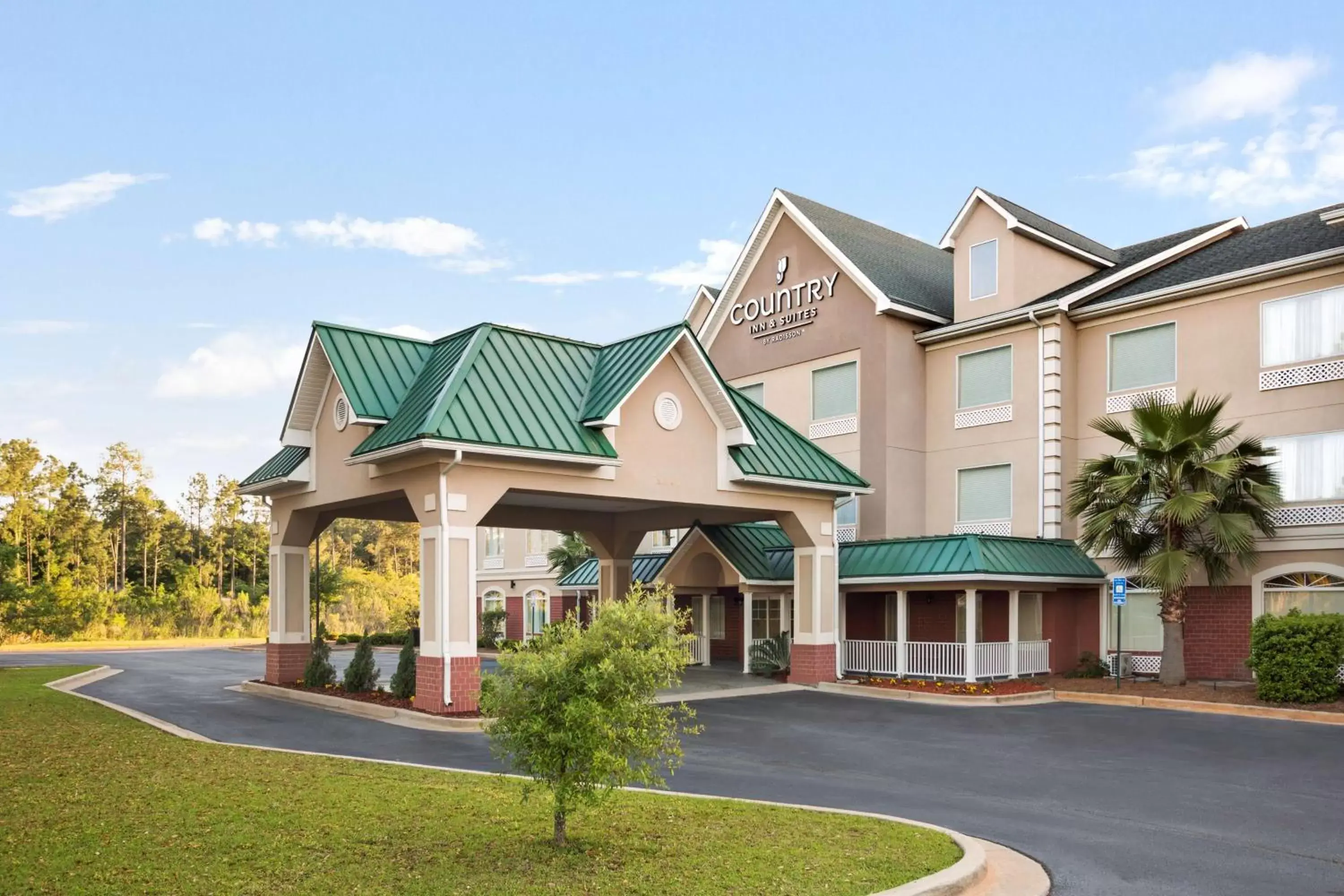 Property building in Country Inn & Suites by Radisson, Albany, GA