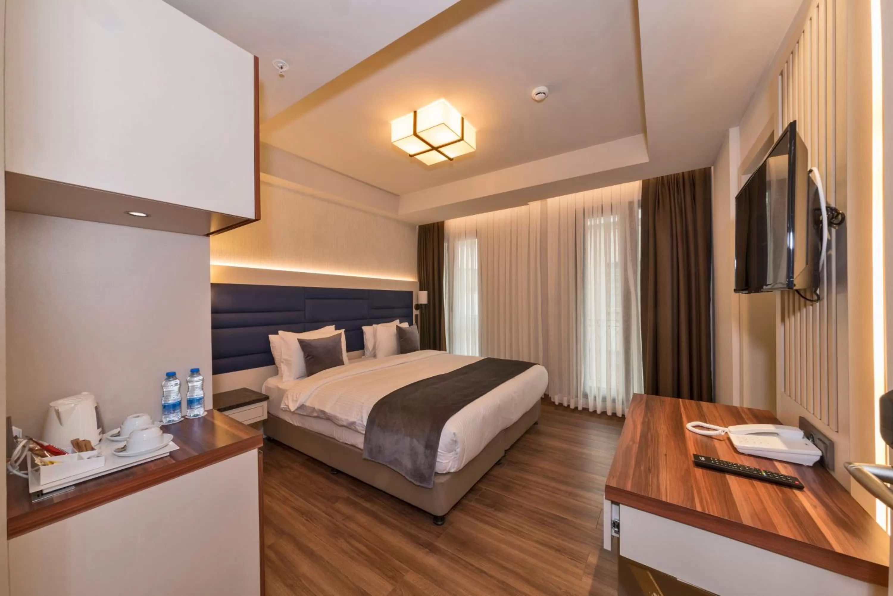 Bedroom in Golden Royal Hotel