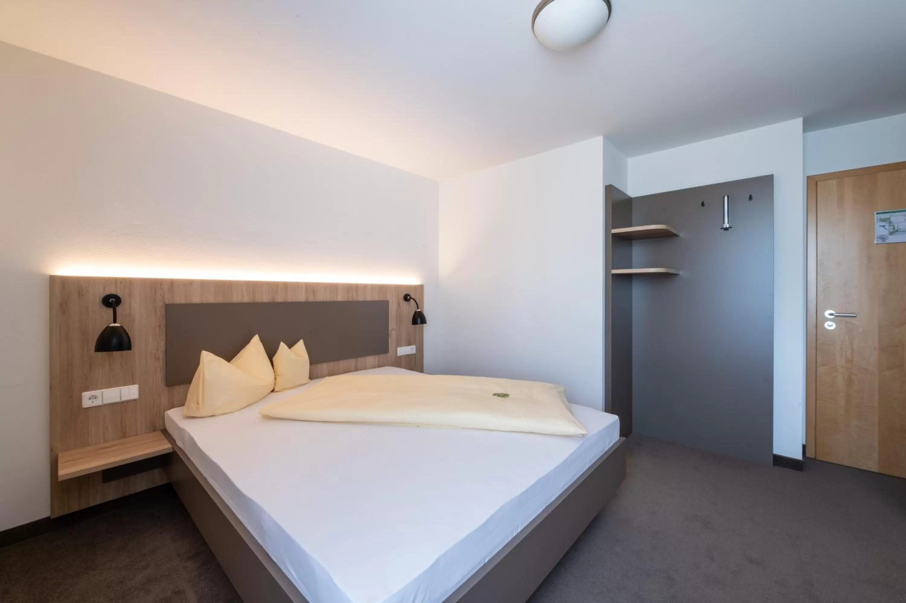 Photo of the whole room, Bed in Landschloss Korntal