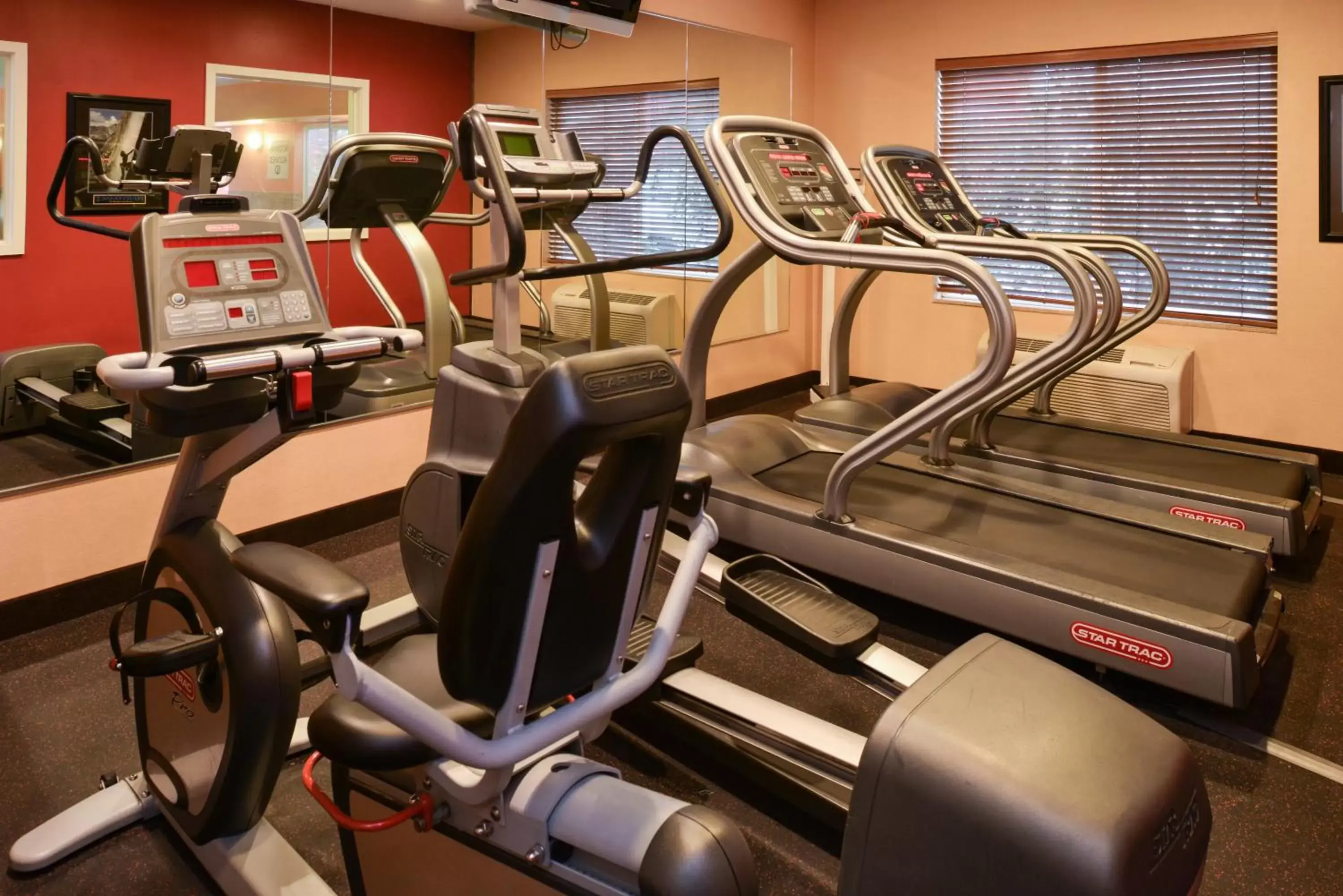 Fitness centre/facilities in Holiday Inn Express Hotel & Suites Lancaster-Lititz by IHG Fitness centre/facilities in Holiday Inn Express Hotel & Suites Lancaster-Lititz by IHG