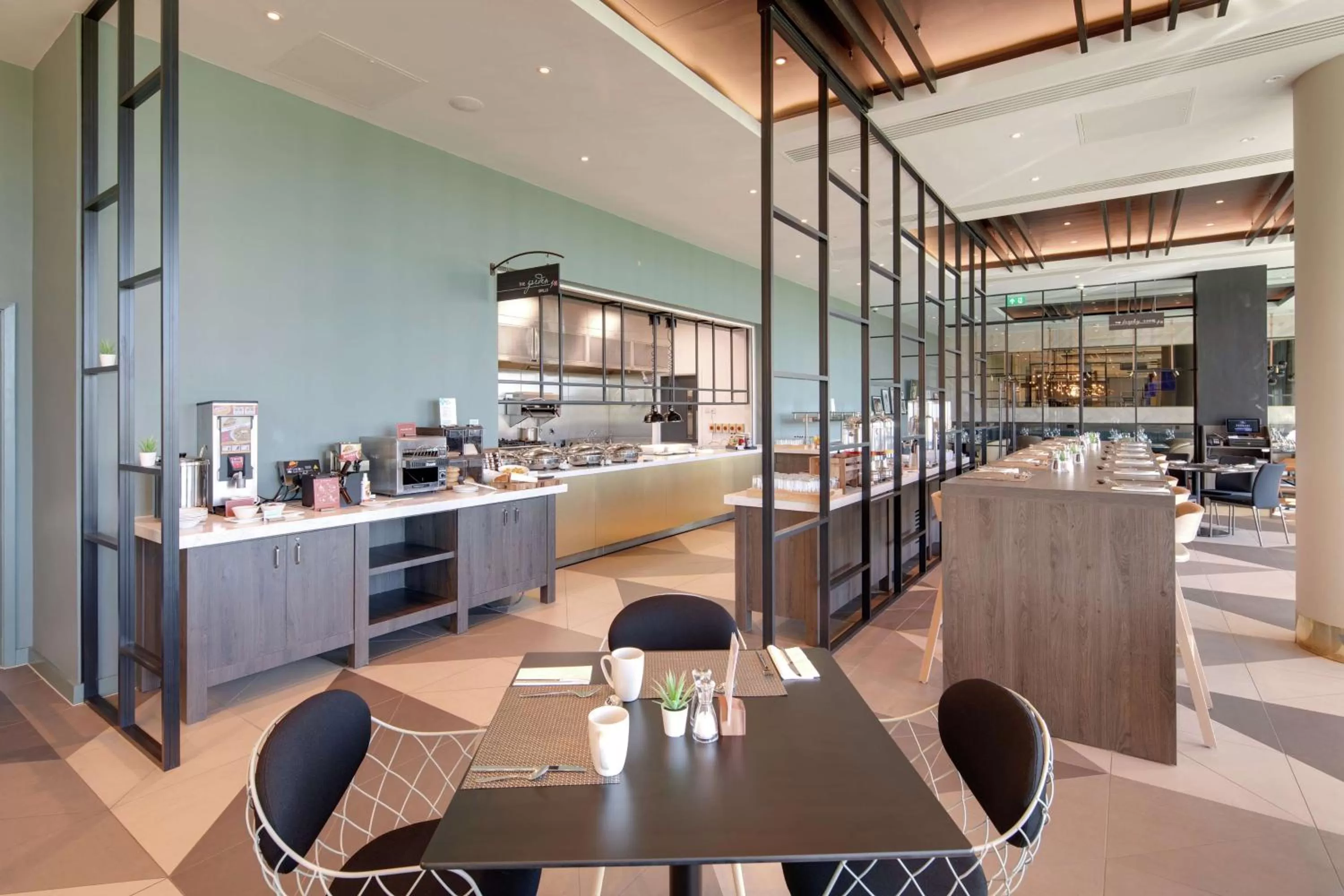 Dining area in Hilton Garden Inn Doncaster Racecourse