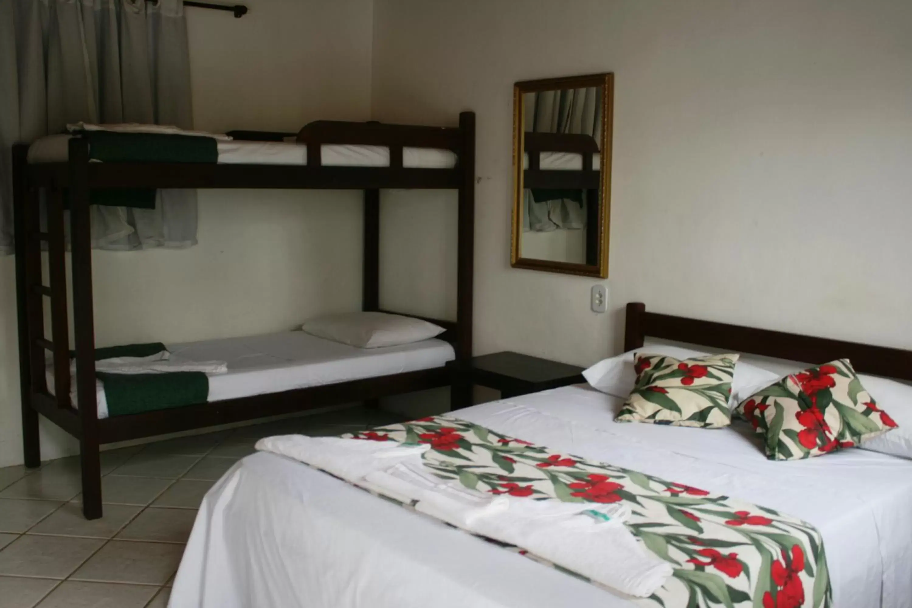 Photo of the whole room, Bunk Bed in Pousada Mandala