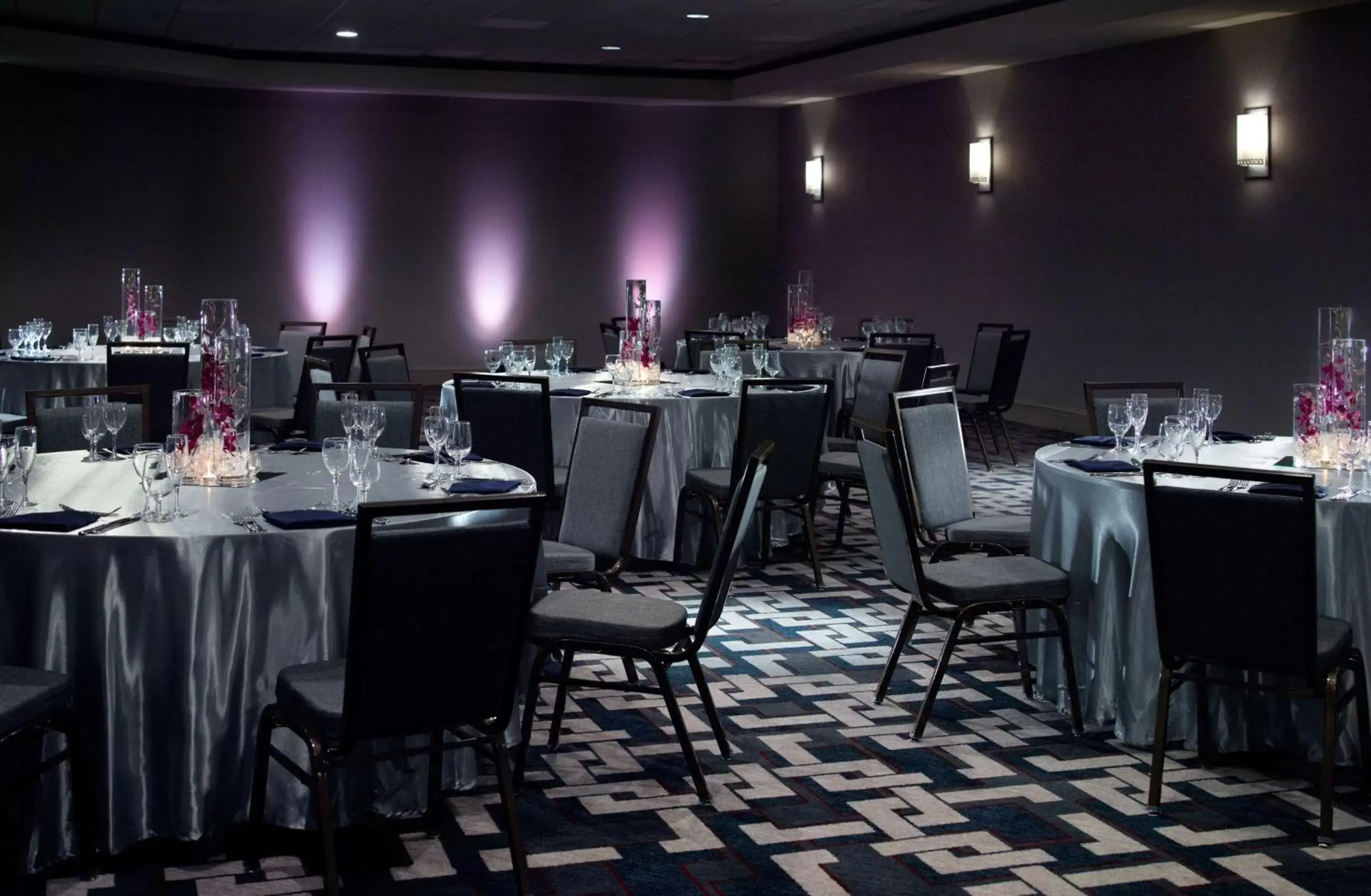 Meeting/conference room, Restaurant/Places to Eat in Hilton Atlanta Northeast
