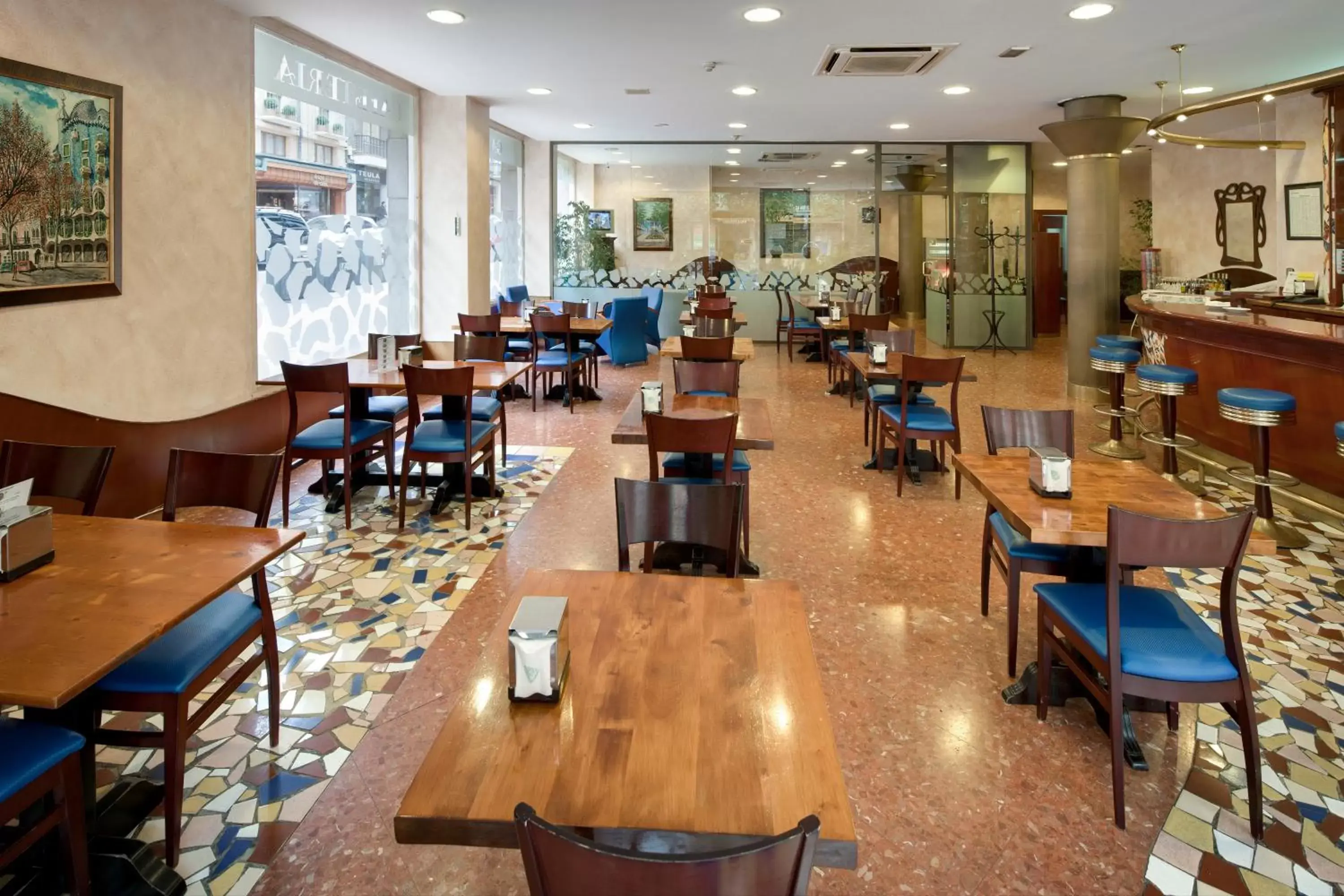 Restaurant/Places to Eat in Hotel Gaudi