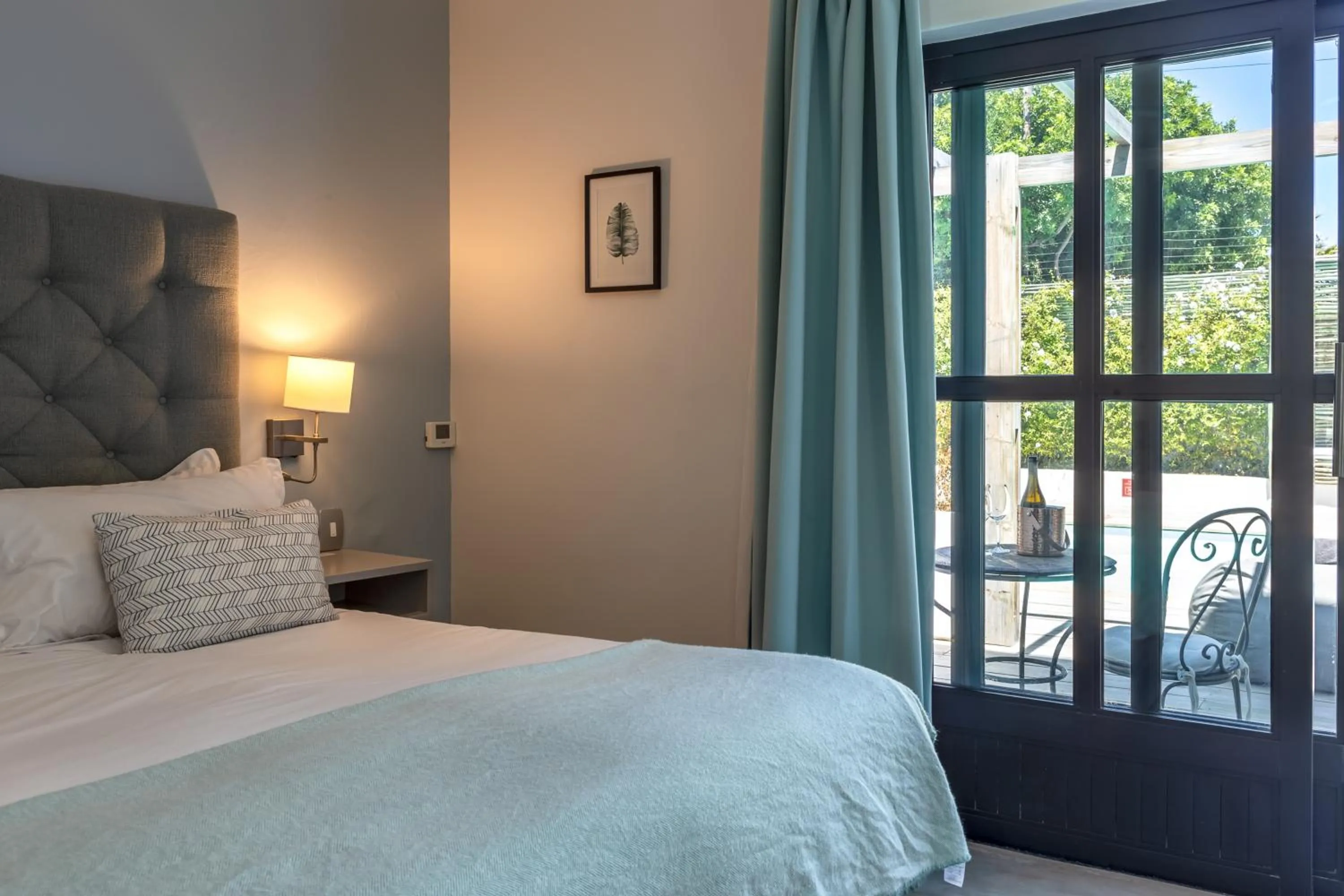 View (from property/room), Bed in Whale Rock Luxury Lodge