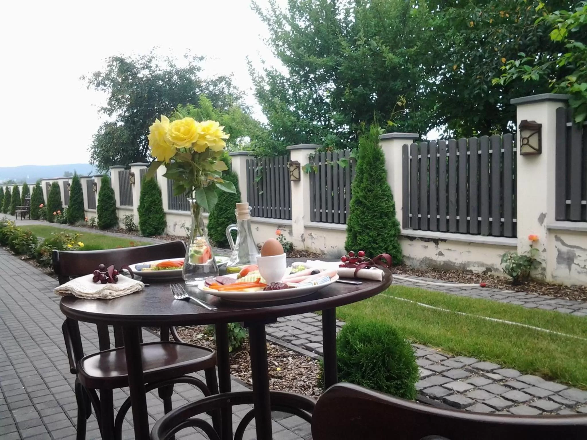 Food and drinks in Country Court