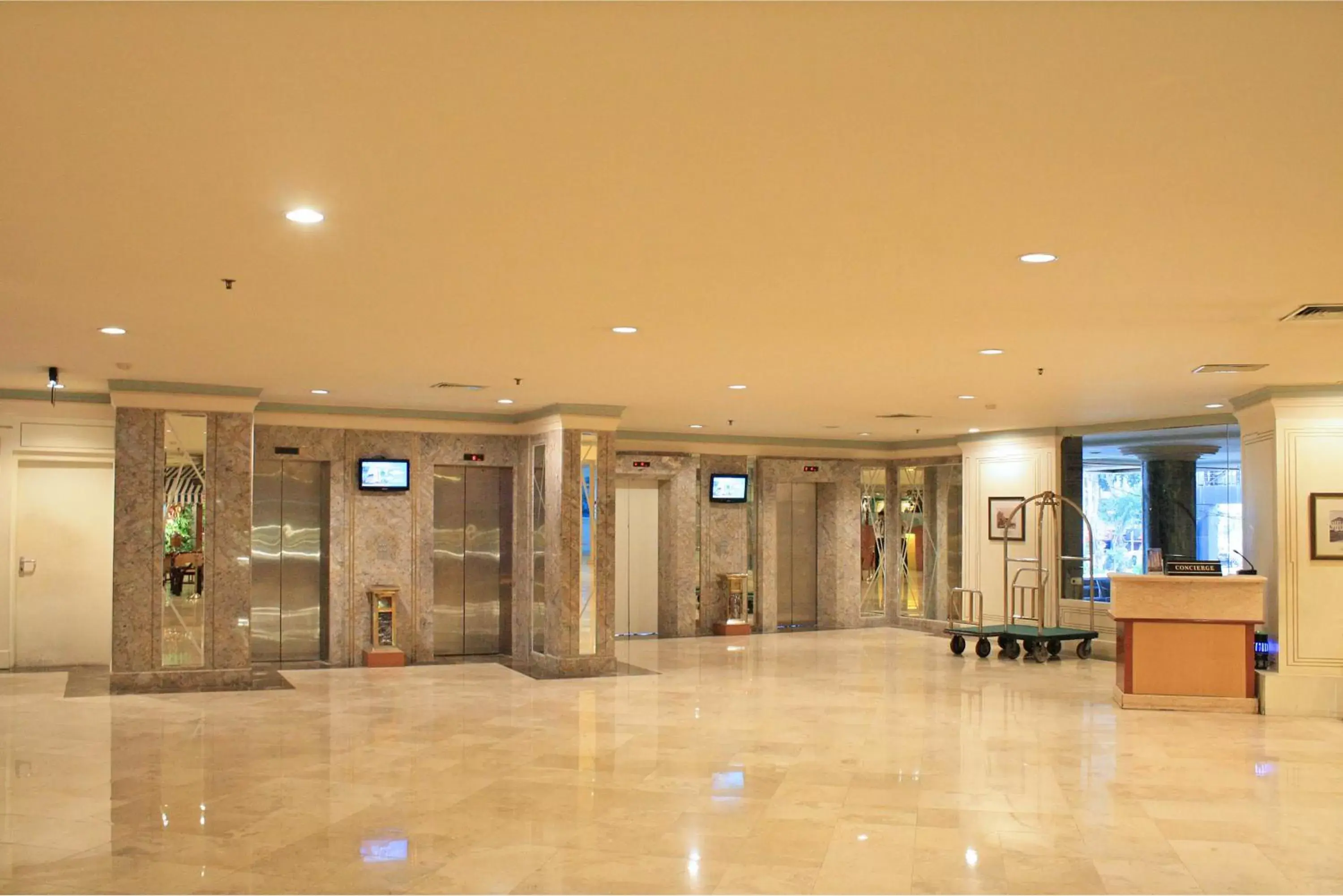 Lobby or reception in Tunjungan Hotel