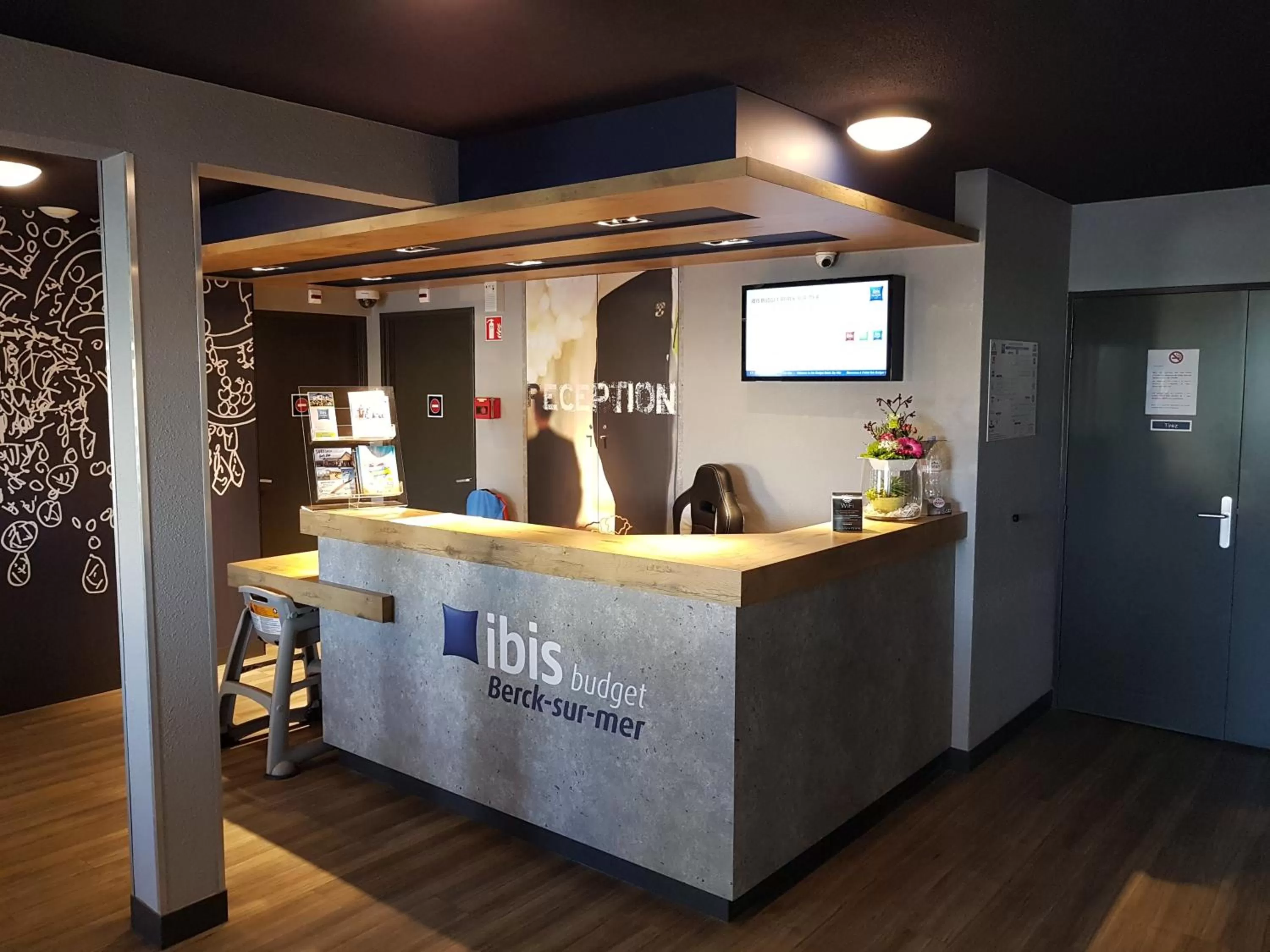 Lobby or reception in ibis budget Berck Sur Mer