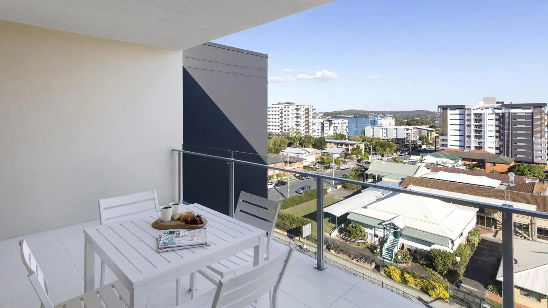 Balcony/Terrace in Oaks Brisbane Woolloongabba Suites