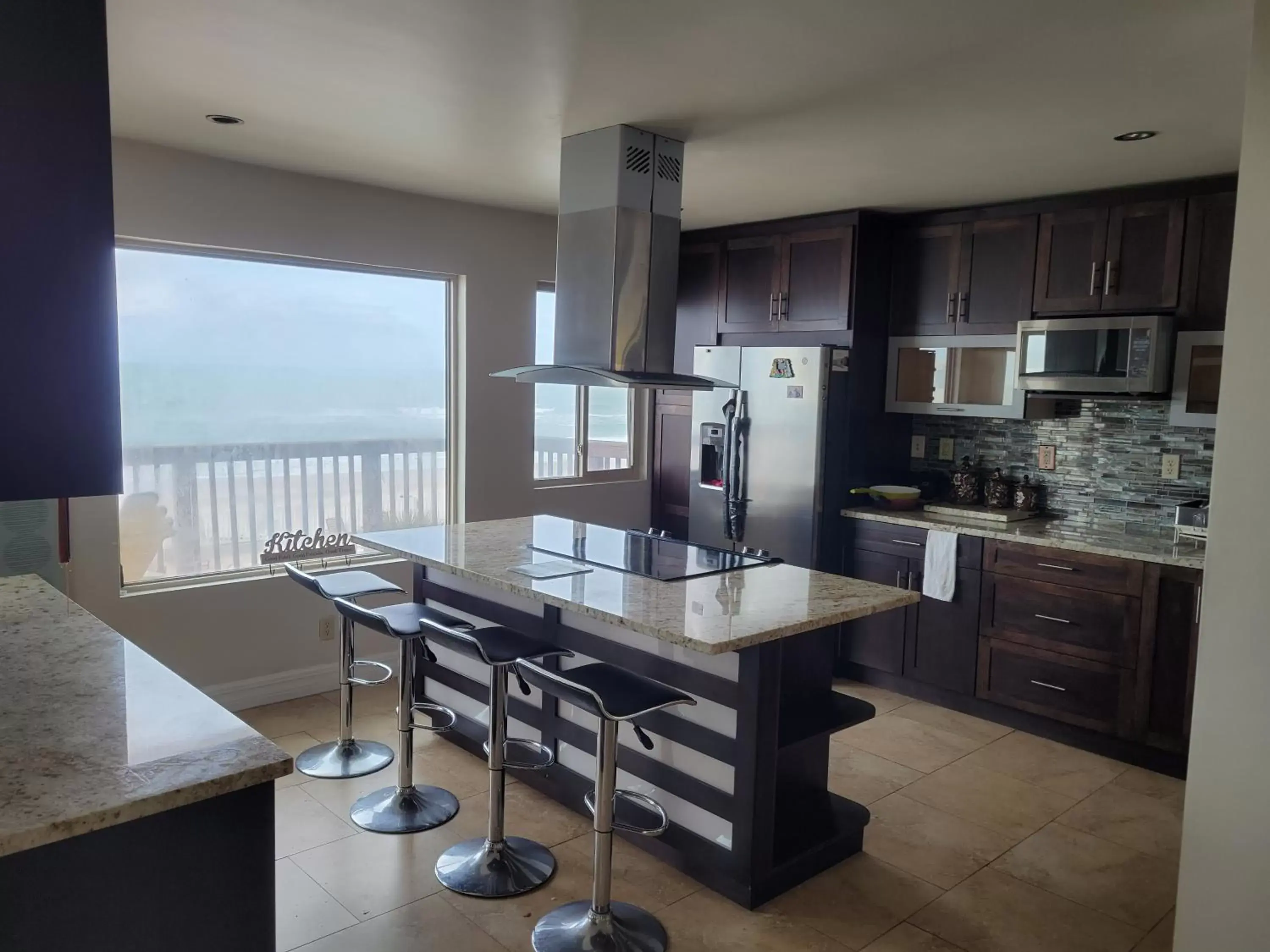 Kitchen or kitchenette, Kitchen/Kitchenette in Driftwood Beach Motel