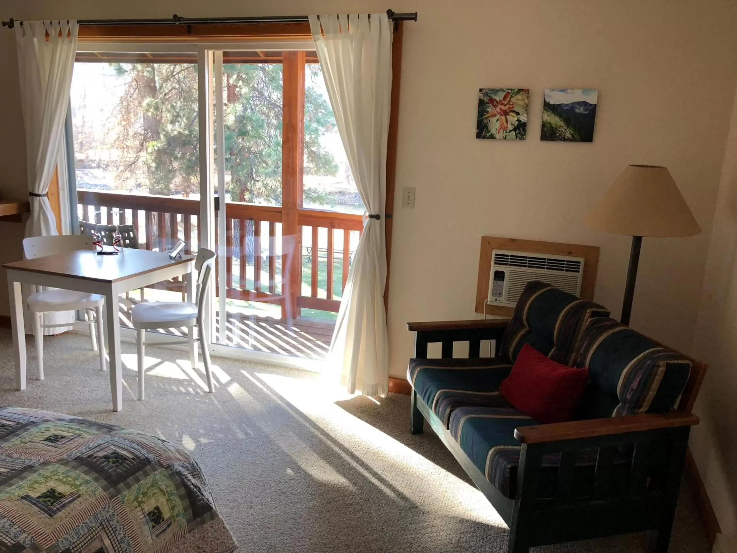 Seating Area in River Run Inn