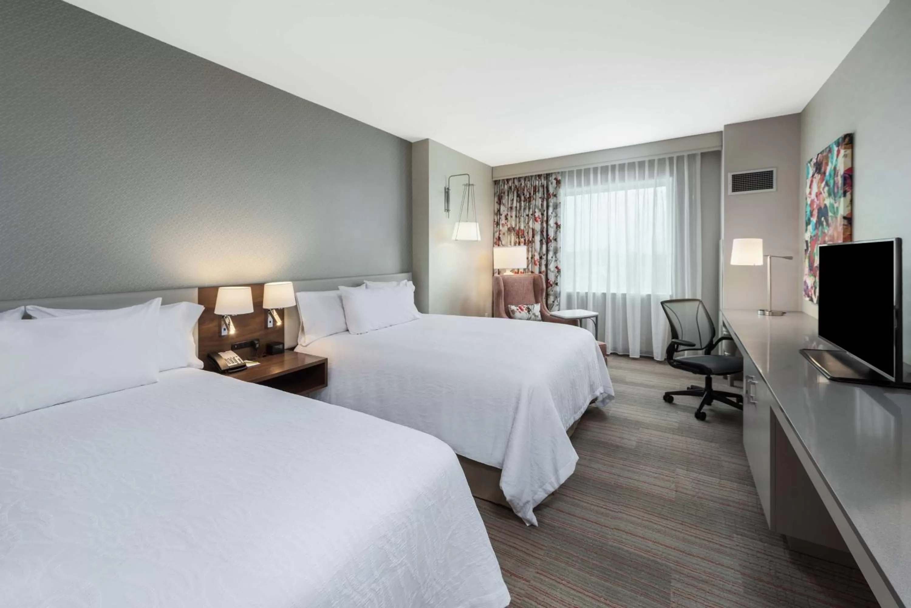 Bedroom, Bed in Hilton Garden Inn Miami Dolphin Mall