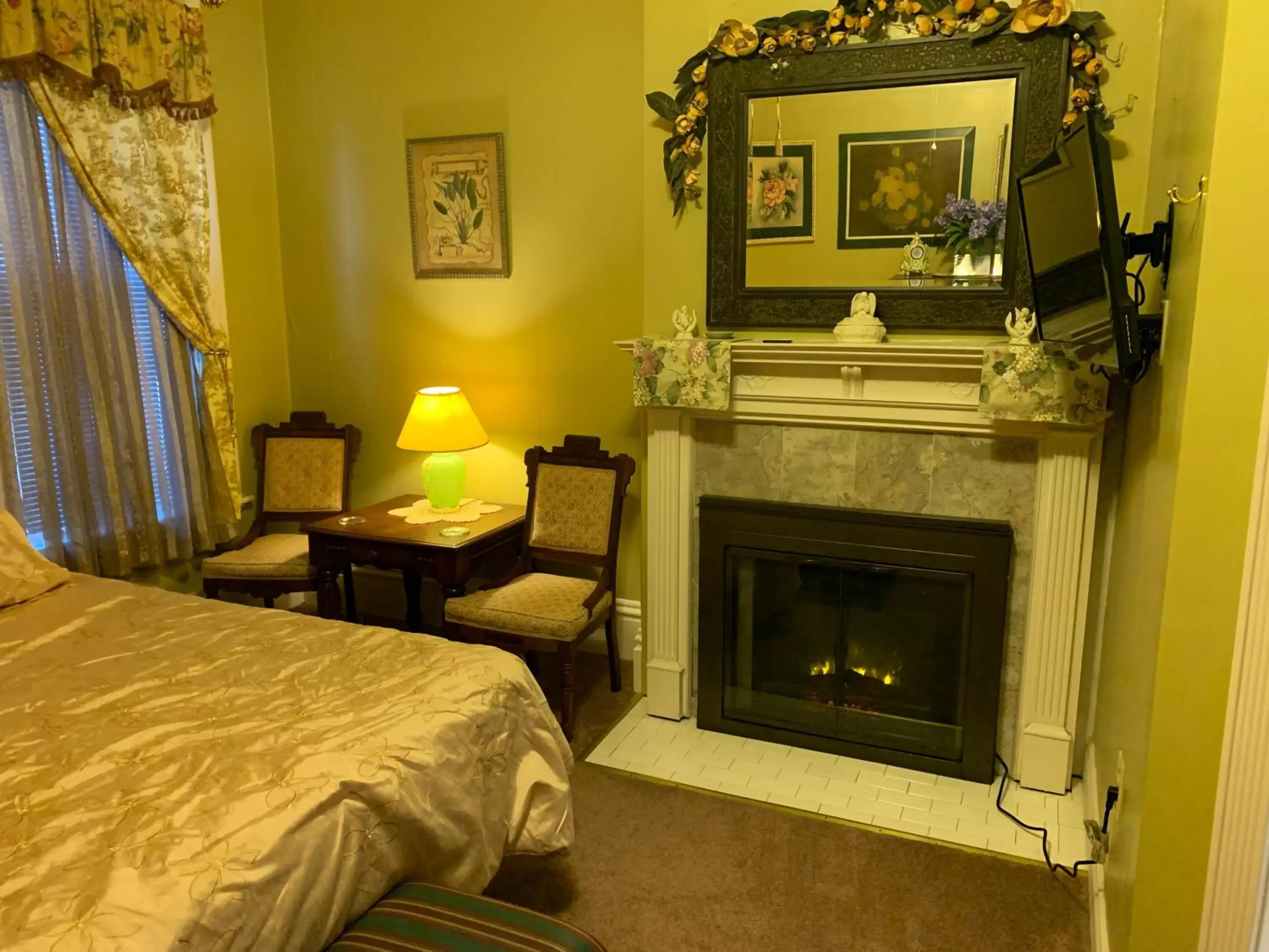 Seating area in Bayberry House Bed and Breakfast