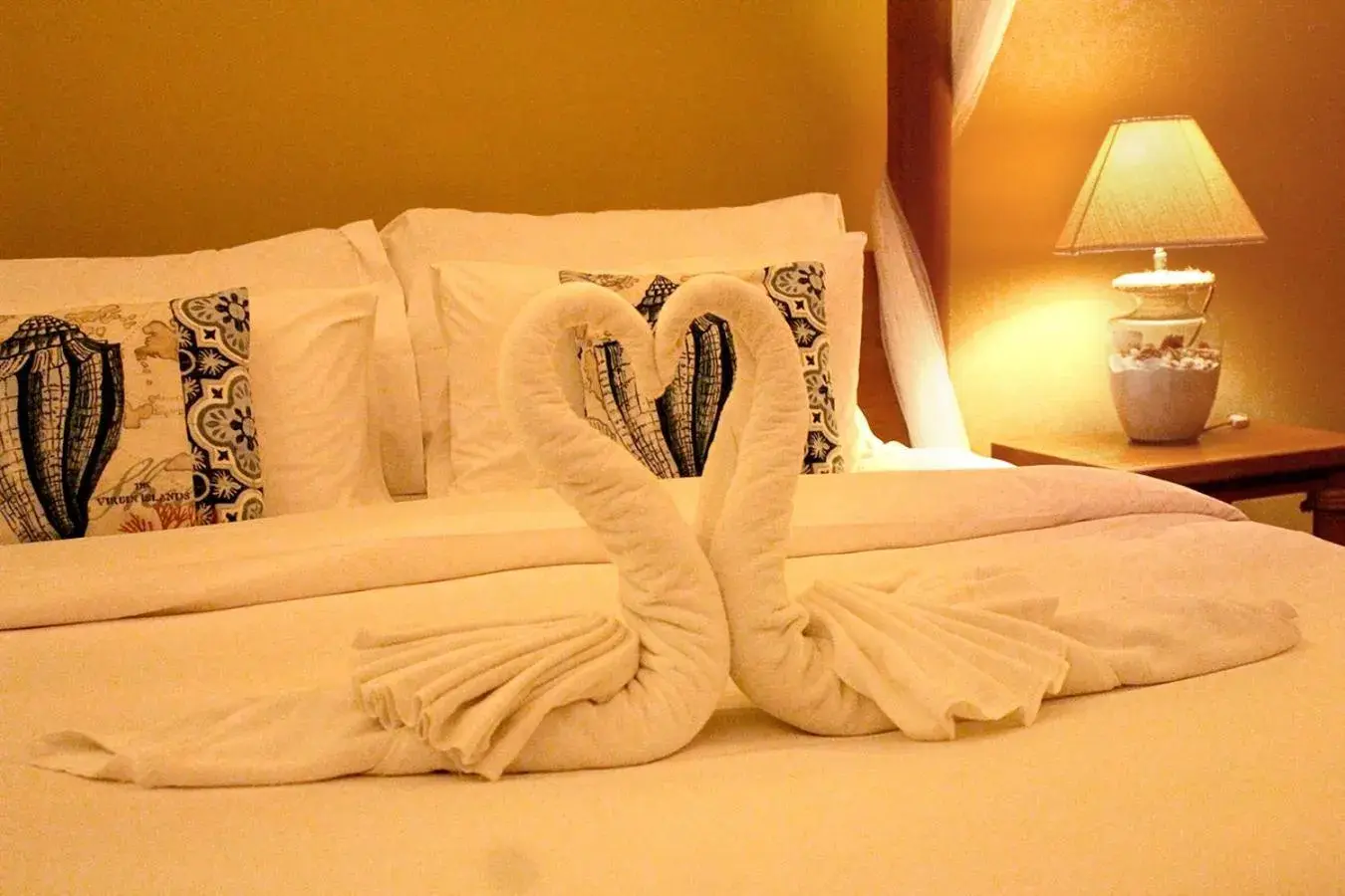 Bed in Deva Beach Resort Samui