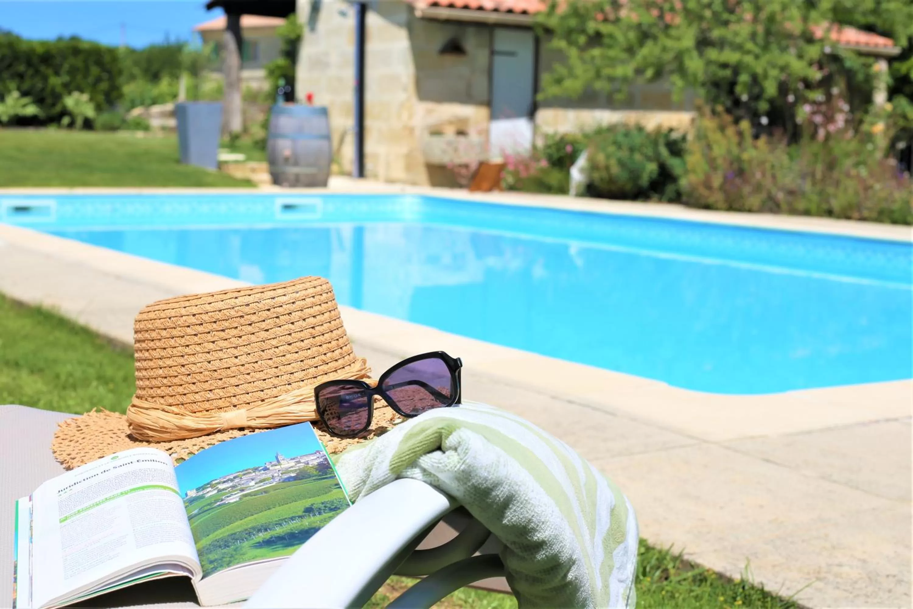 Swimming Pool in Au Do'Mayne des Bouilles - Spa & Piscine