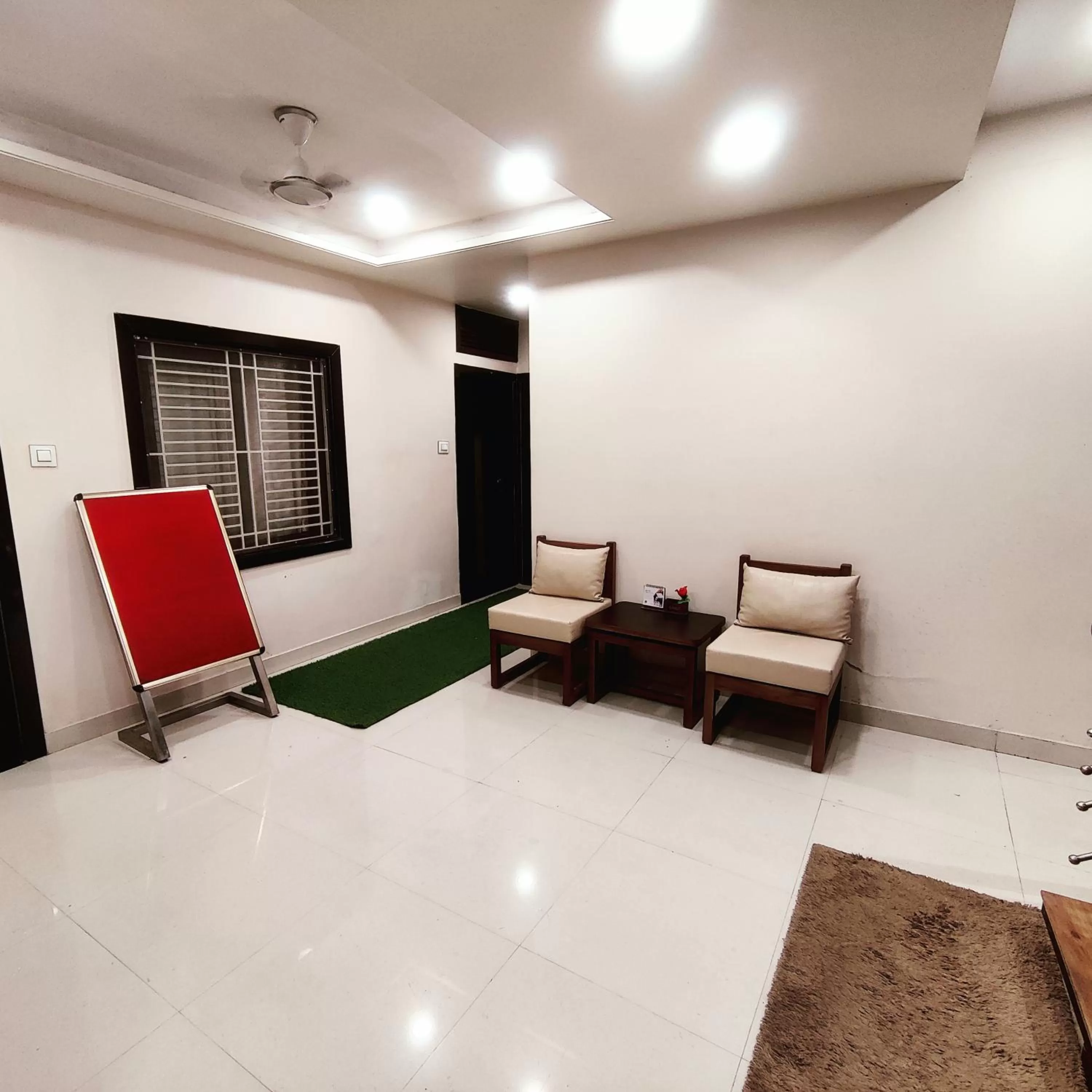 Living room in Abu Inn, Mount Abu - The Luxury Boutique Stay