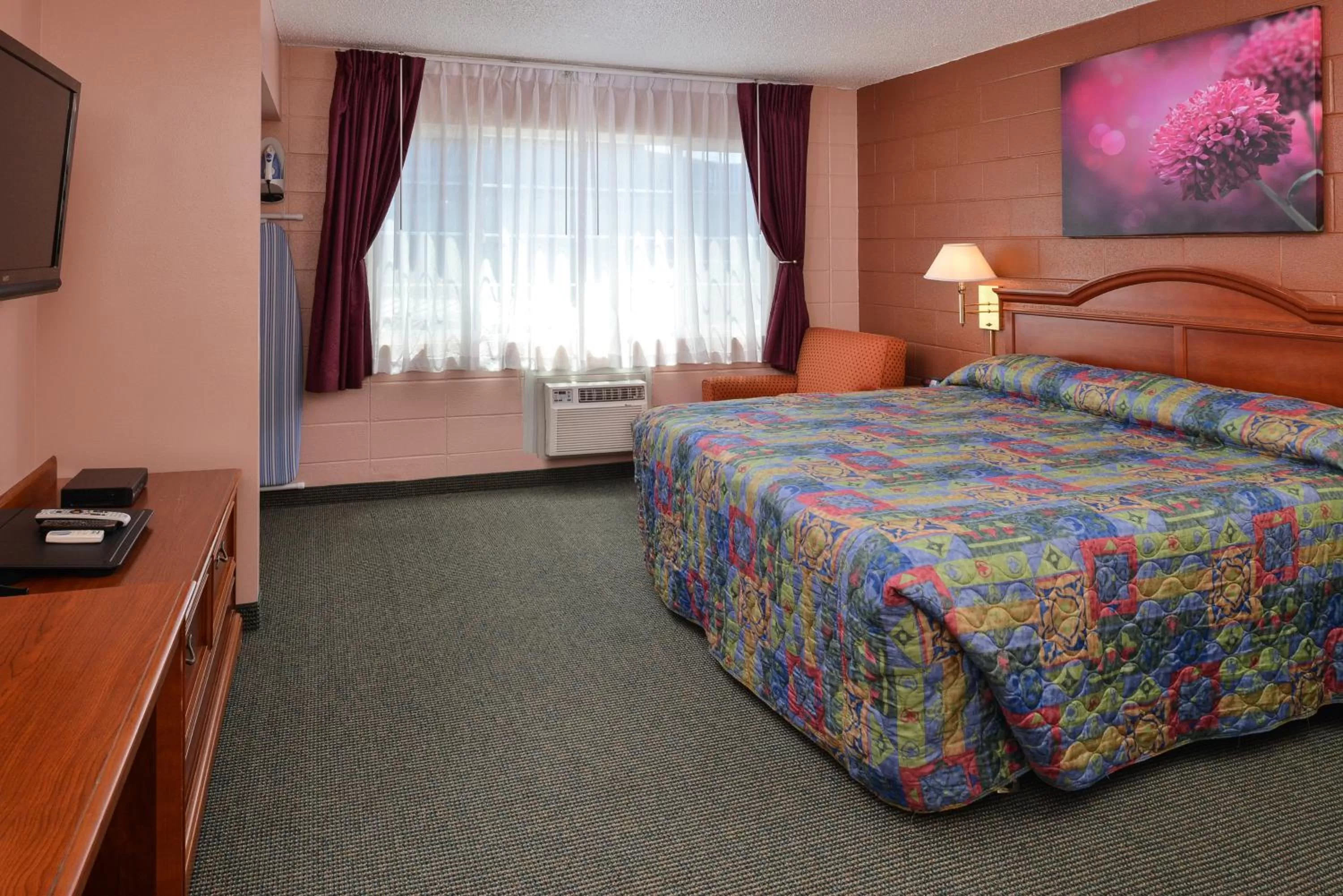 Photo of the whole room, Bed in Maverick Motel - Modern Renovated Motel