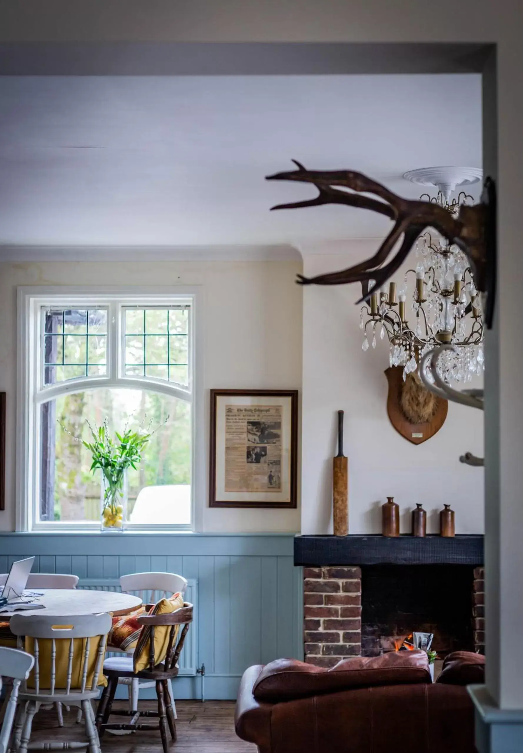 Lounge or bar, Dining Area in The Cricketers Inn