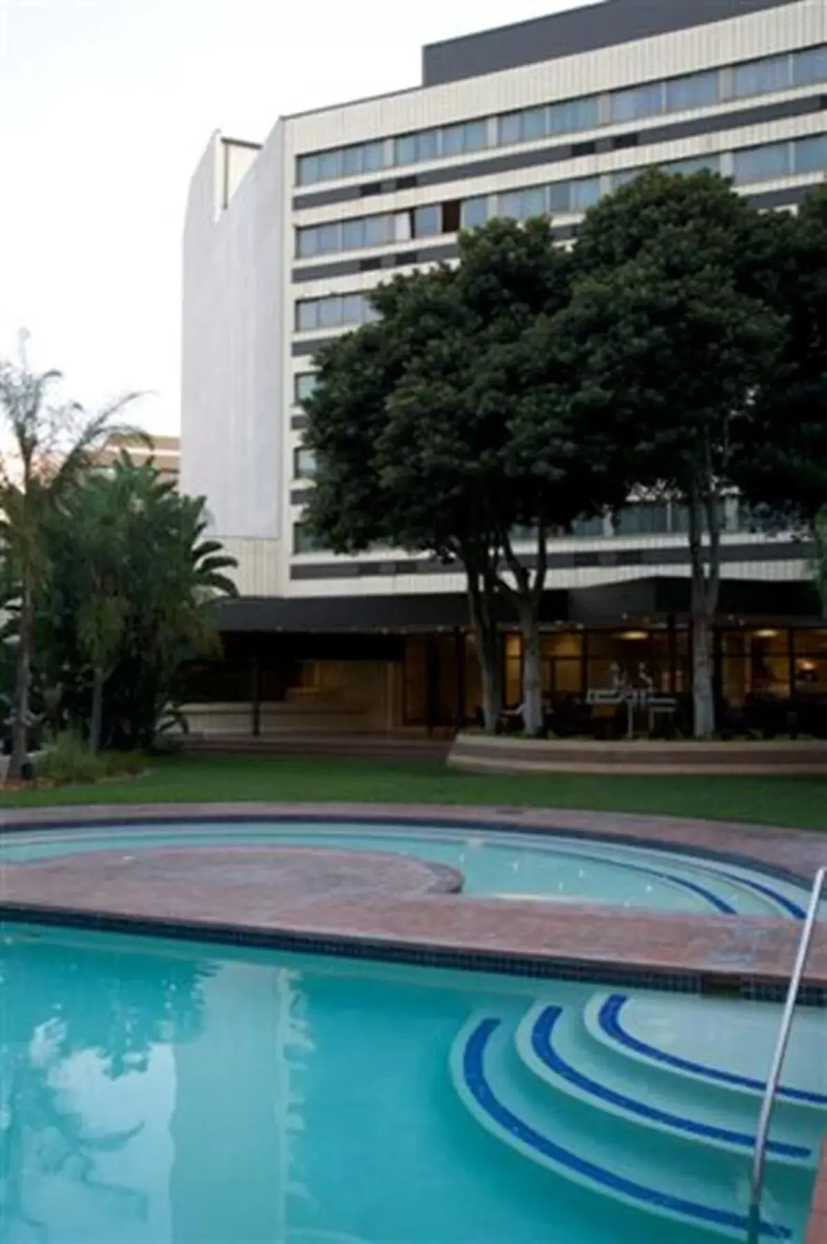 Facade/entrance, Swimming Pool in Southern Sun Pretoria