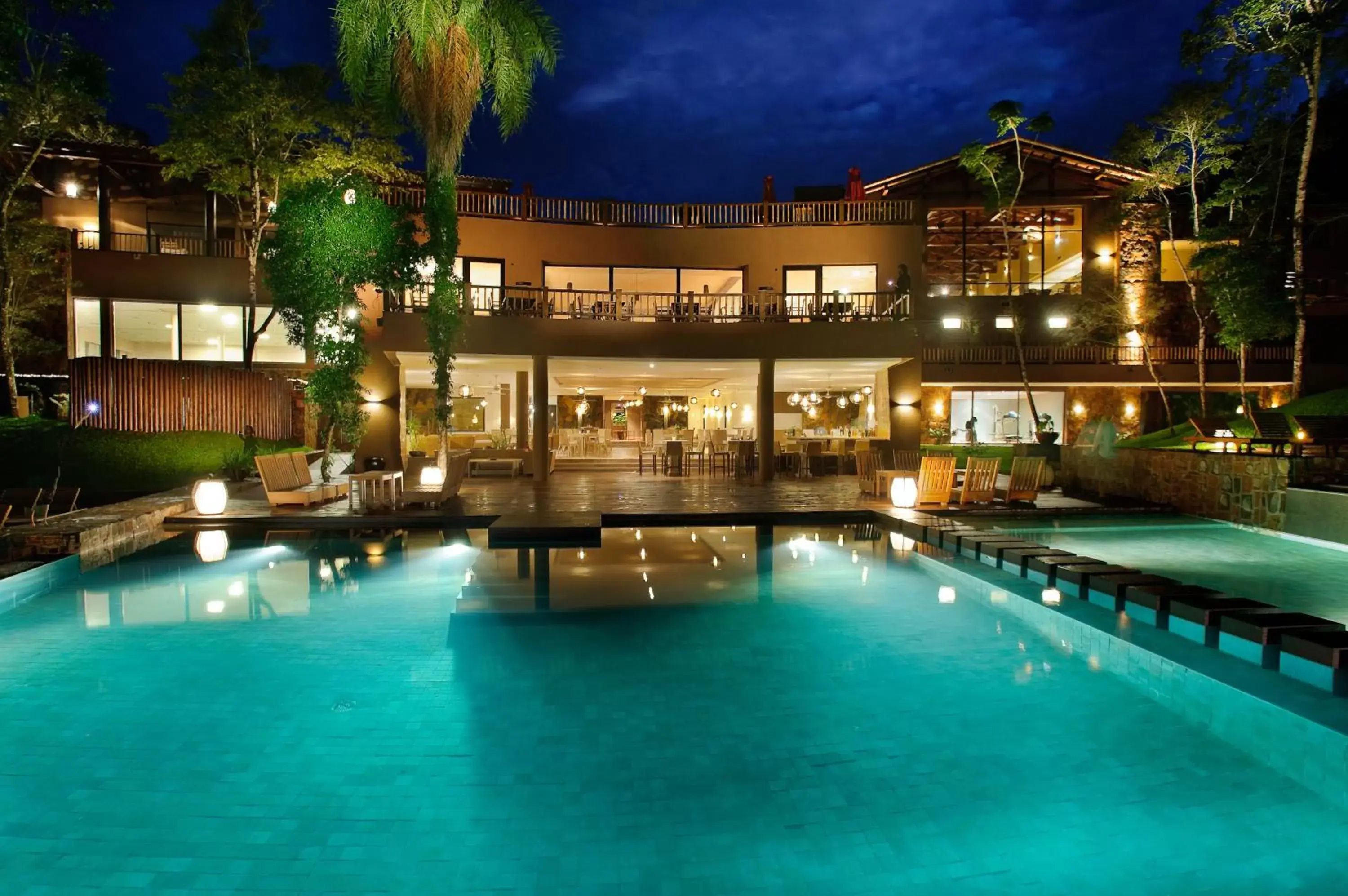 Swimming pool, Property Building in Loi Suites Iguazu Hotel