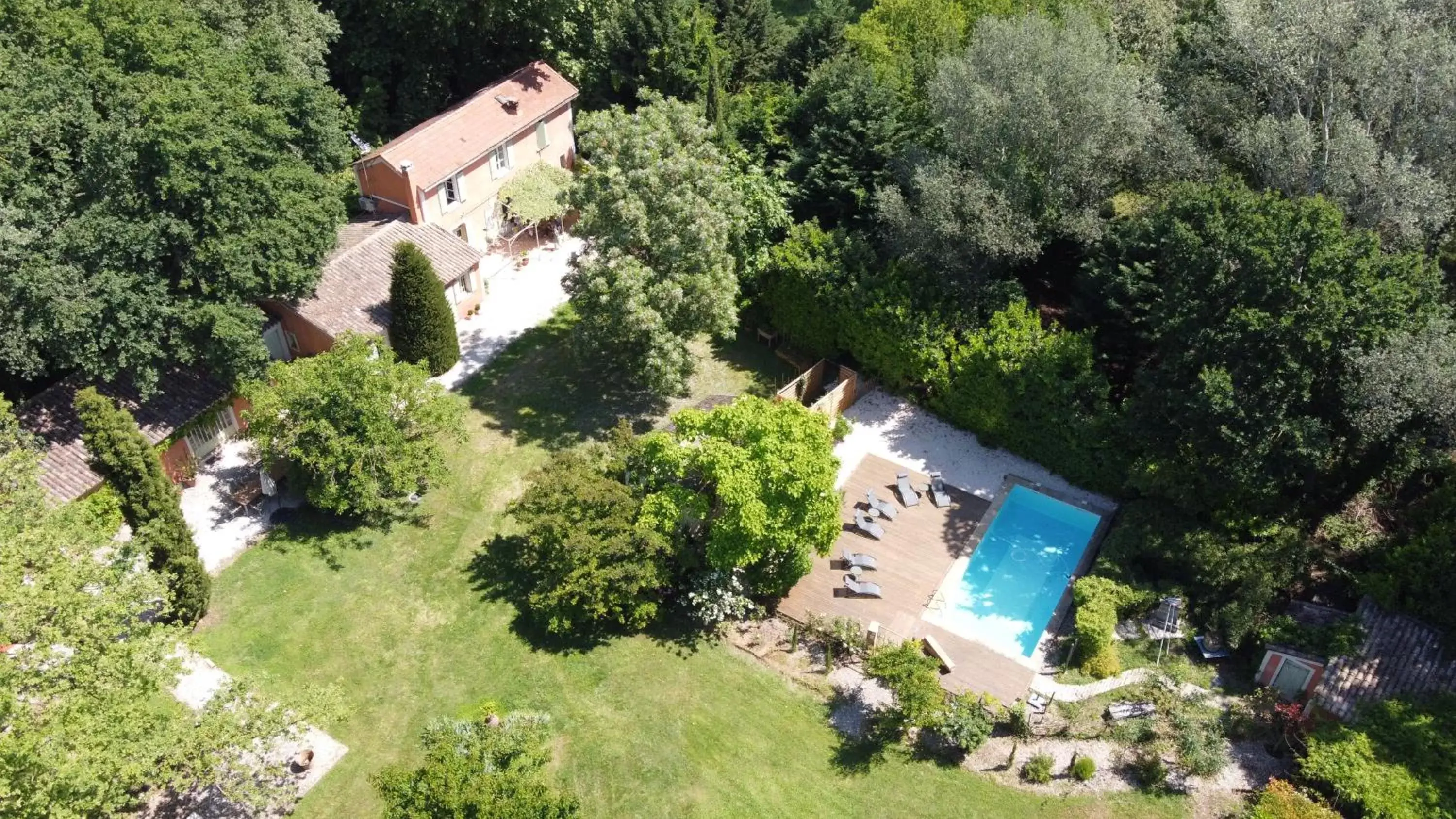 Patio, Bird's-eye View in Le Pavillon Vert - B&B