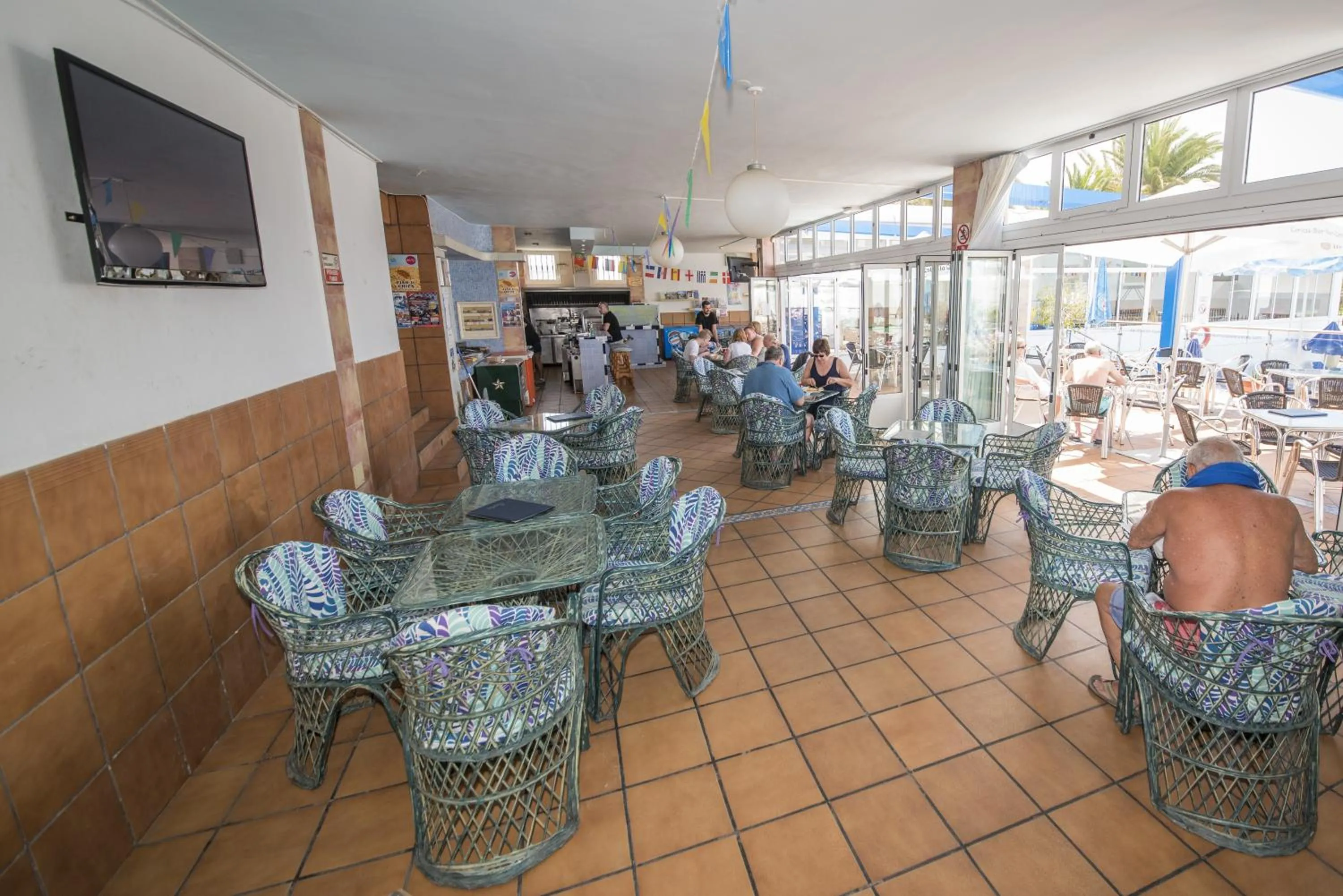 Restaurant/places to eat in Apartamentos Jable Bermudas