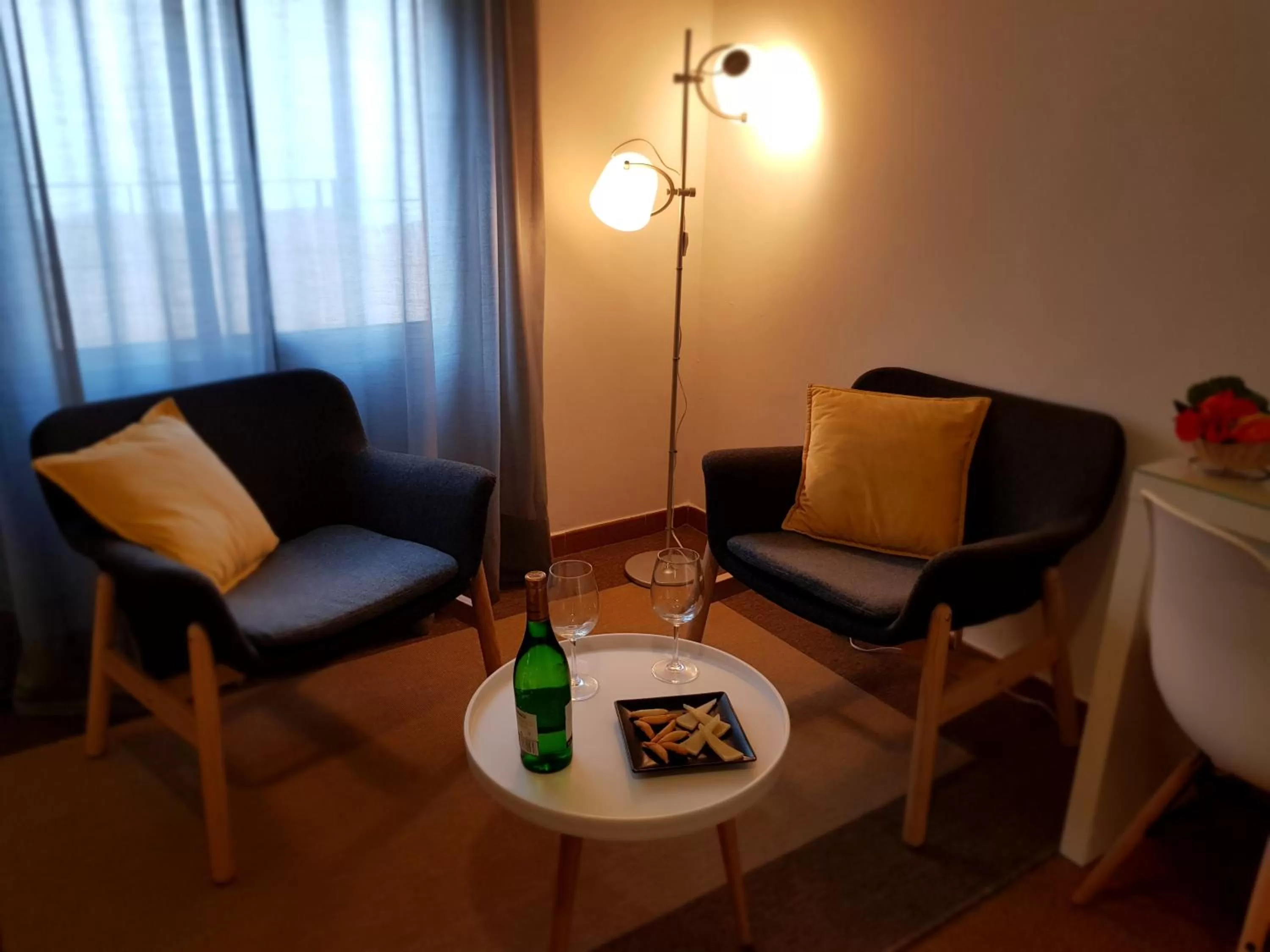 Photo of the whole room in Campomar Playa