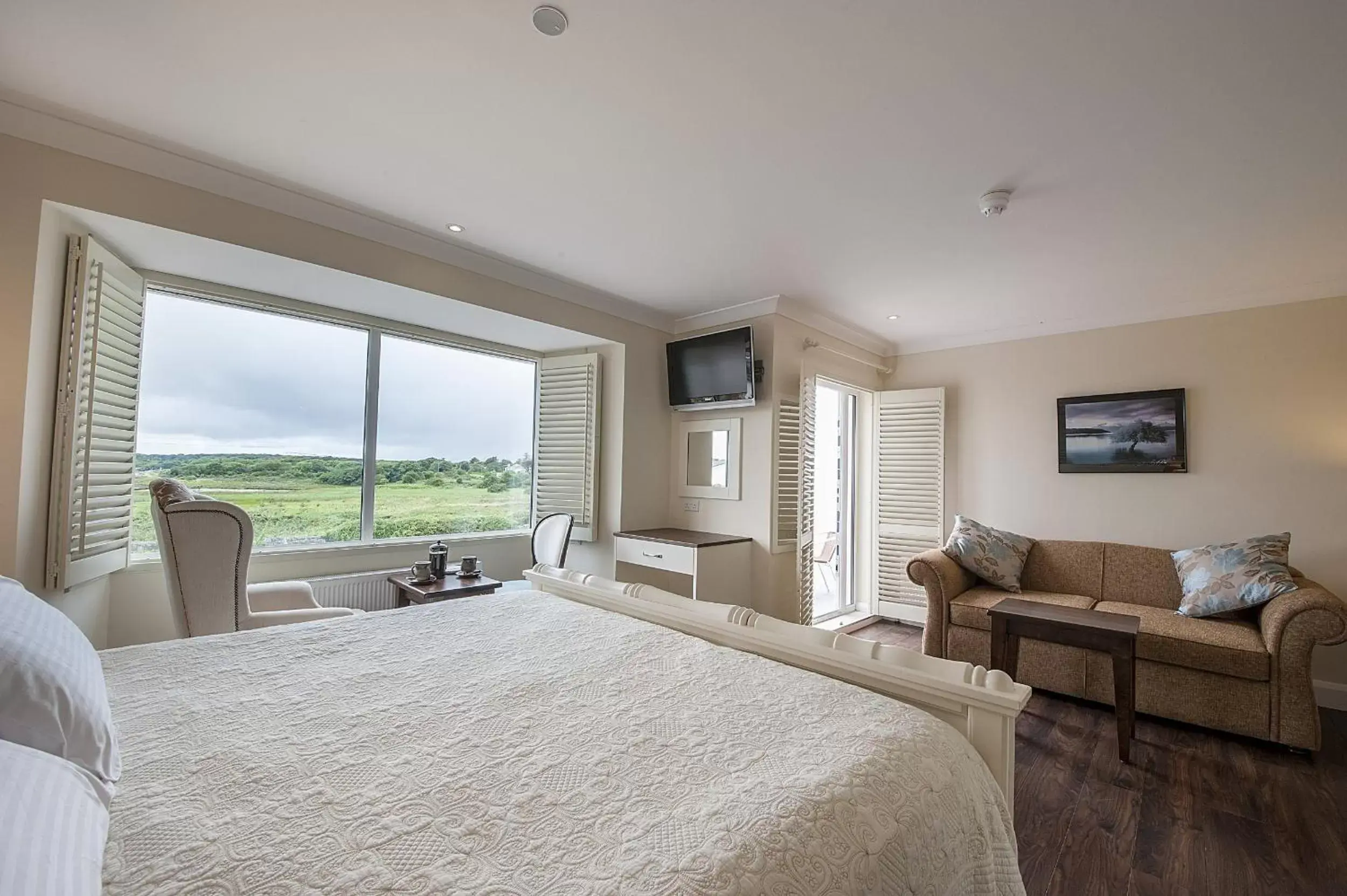 Bedroom in Sea Breeze Lodge B&B Galway