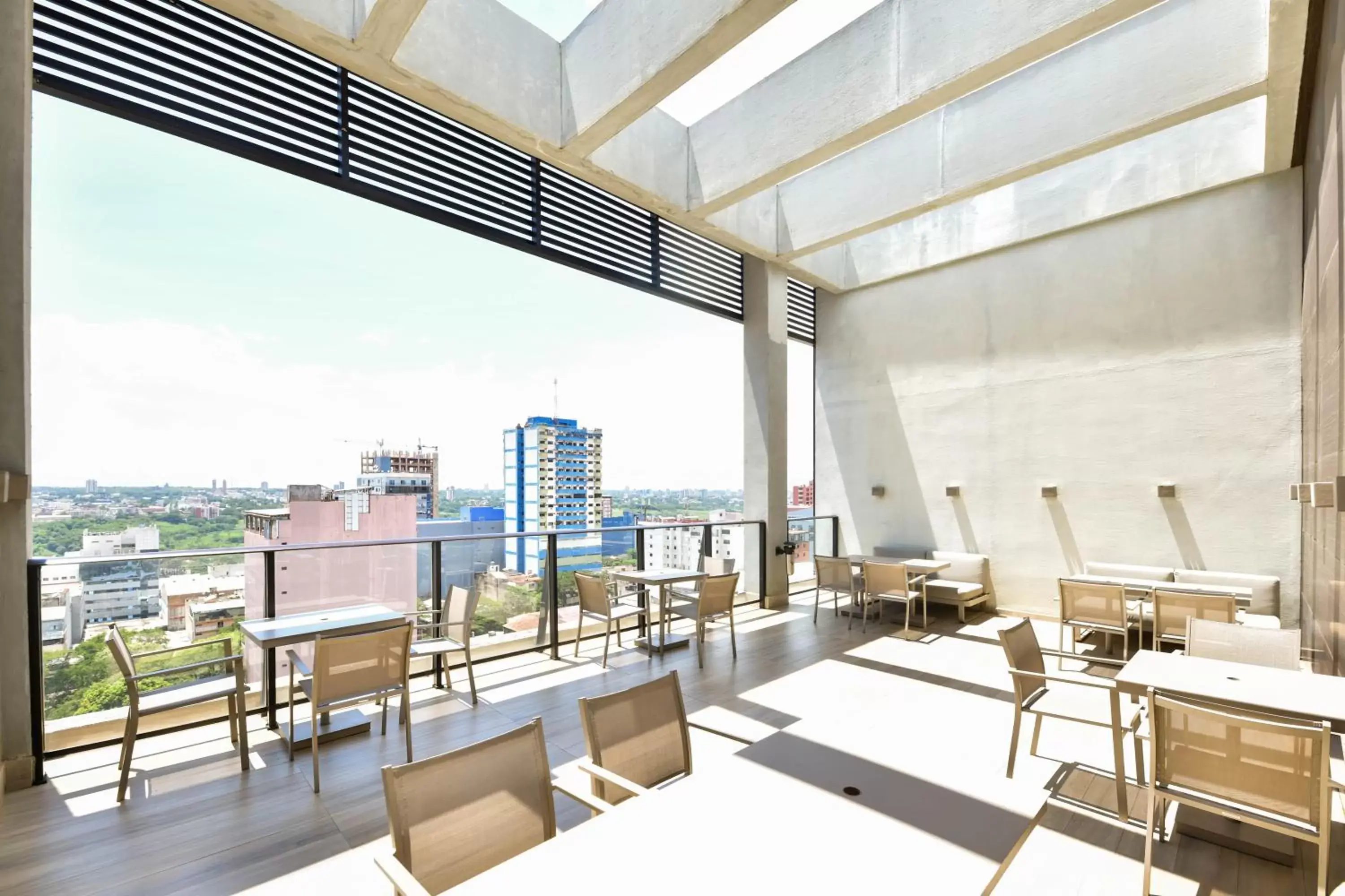 Balcony/Terrace, Restaurant/Places to Eat in Rio Hotel by Bourbon Ciudad Del Este