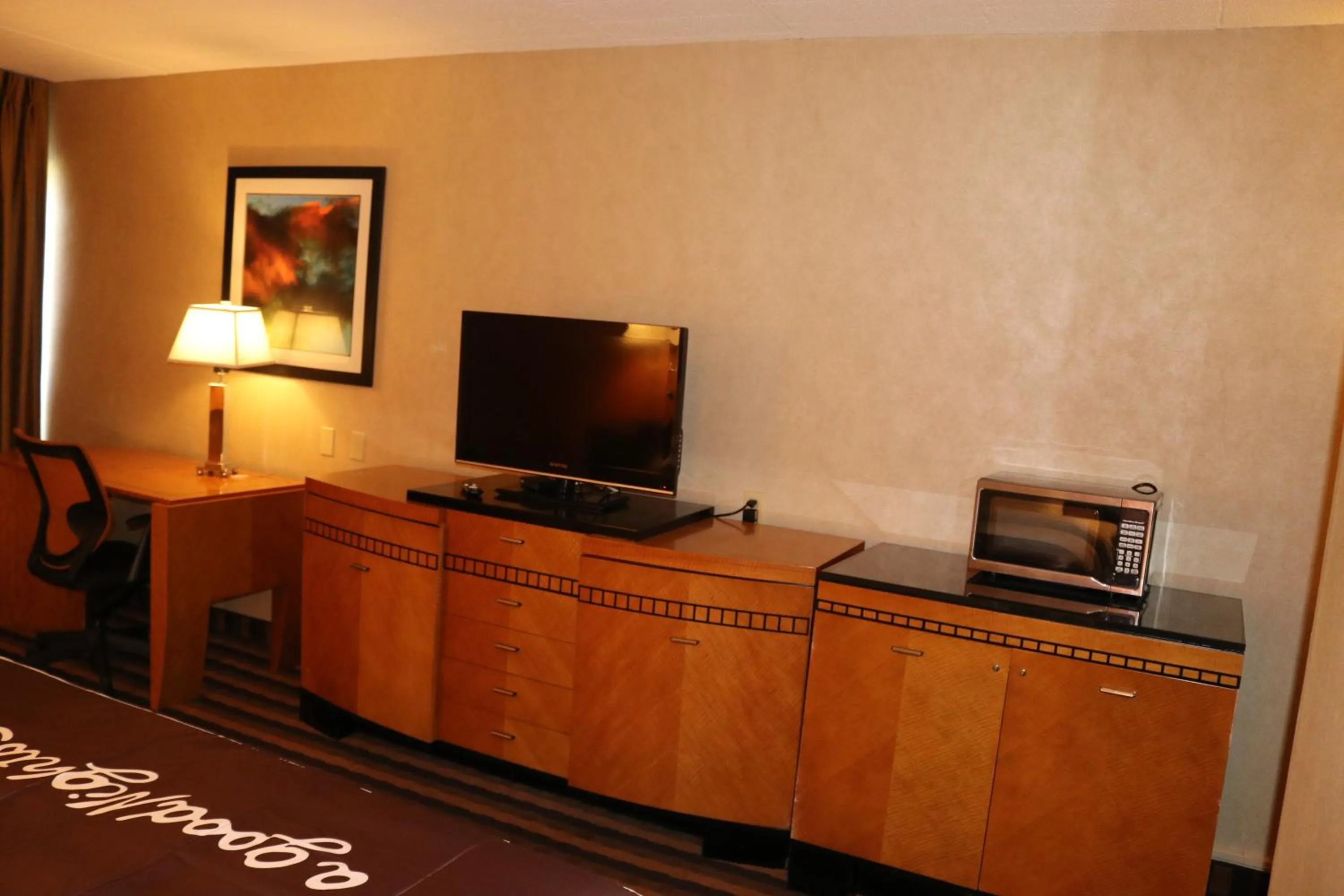 TV and multimedia in Bradley Inn